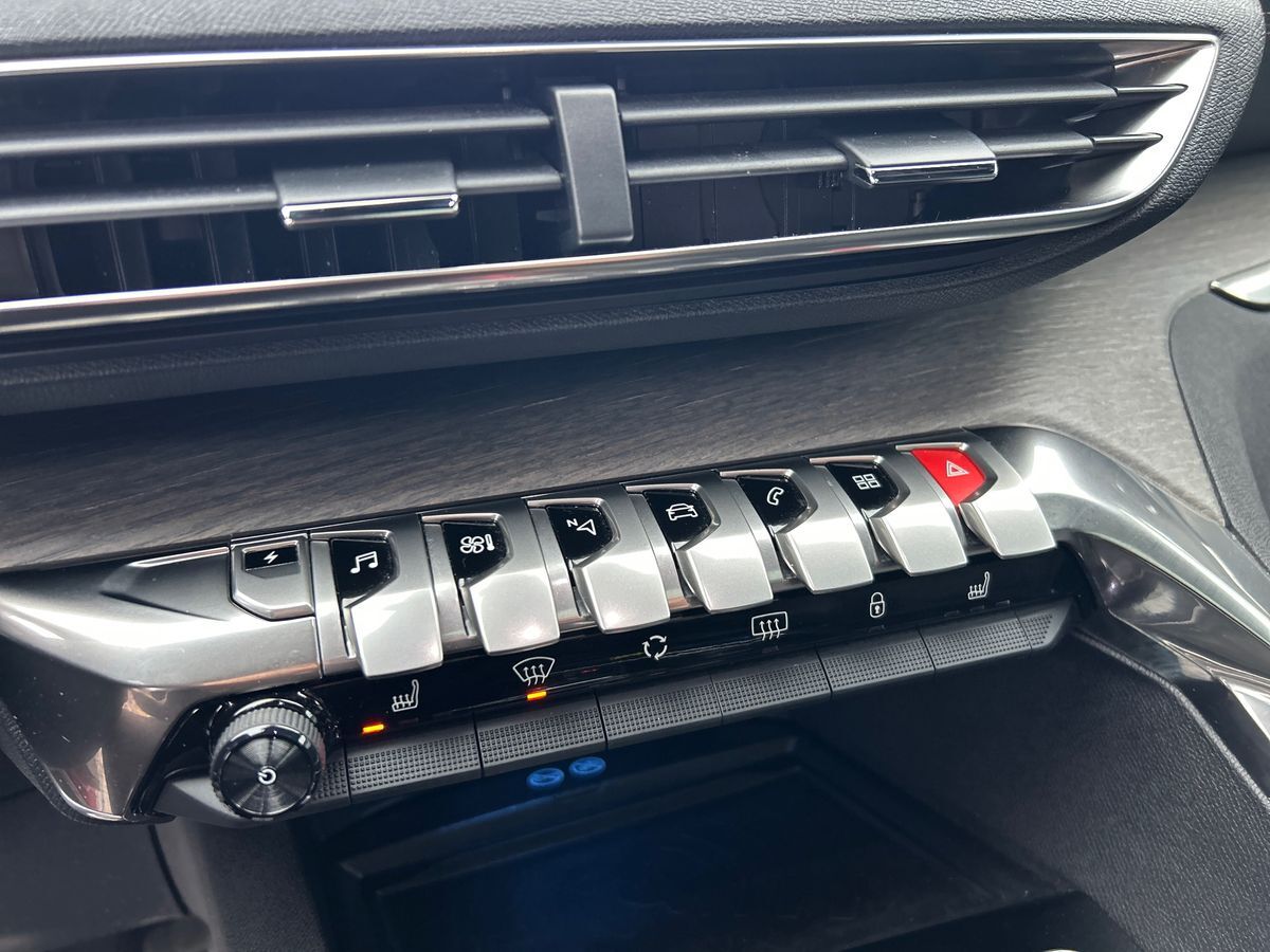 Billede af Peugeot 3008 1,6 PureTech  Plugin-hybrid GT Line AWD EAT8 300HK 5d 8g Aut.