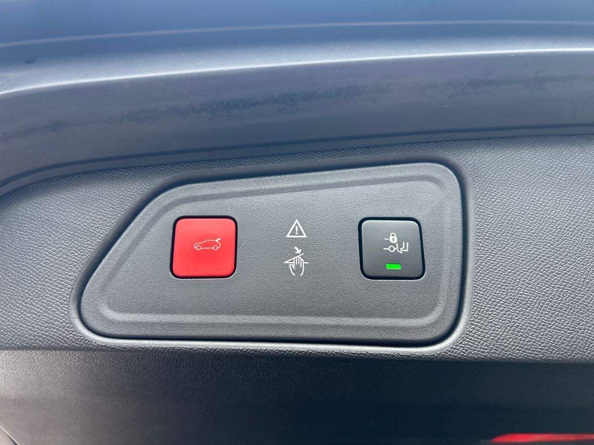 Billede af Peugeot 3008 1,6 PureTech  Plugin-hybrid GT Line AWD EAT8 300HK 5d 8g Aut.