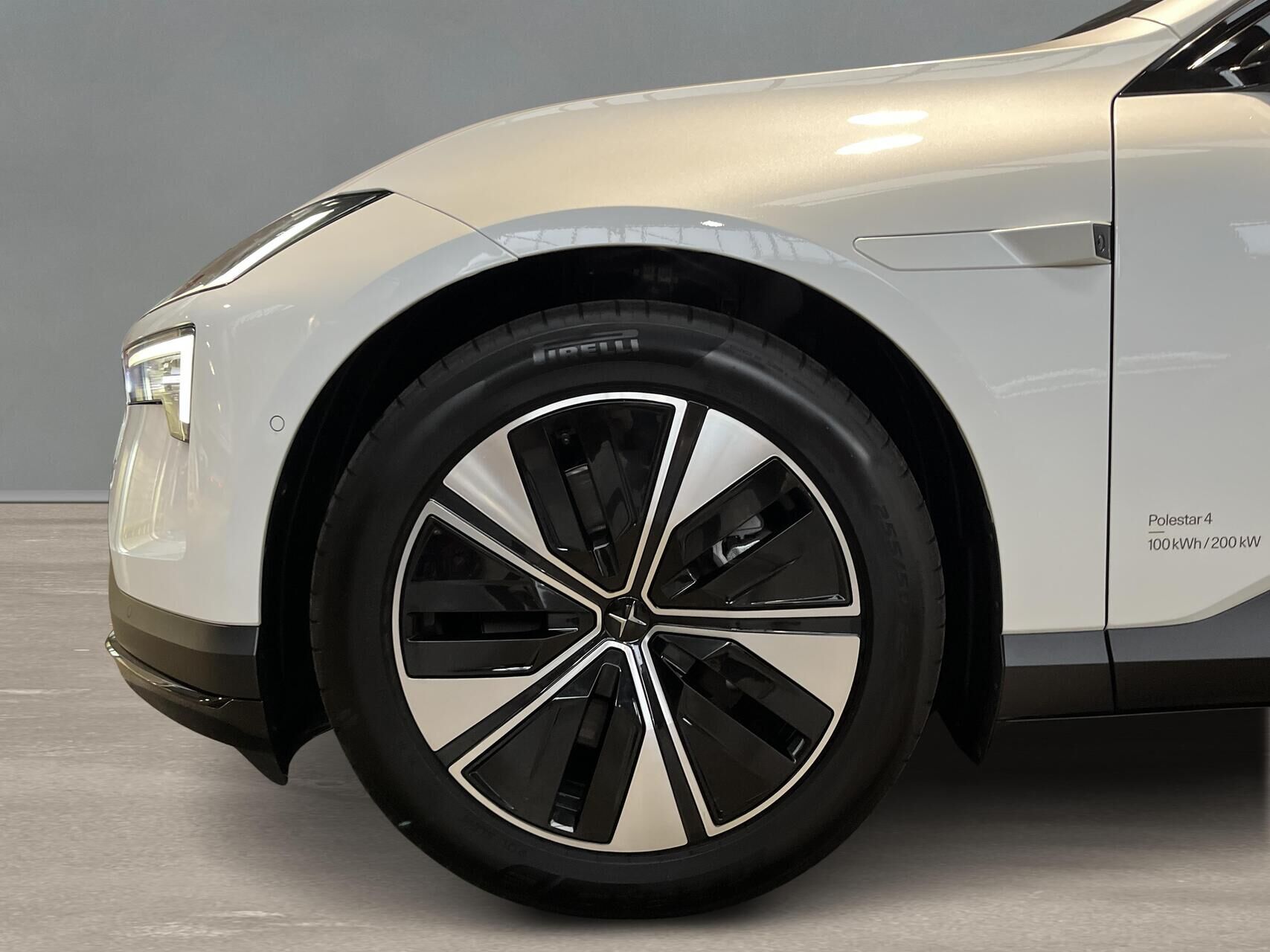 Billede af Polestar 4 EL Long range Single motor 272HK 5d Aut.