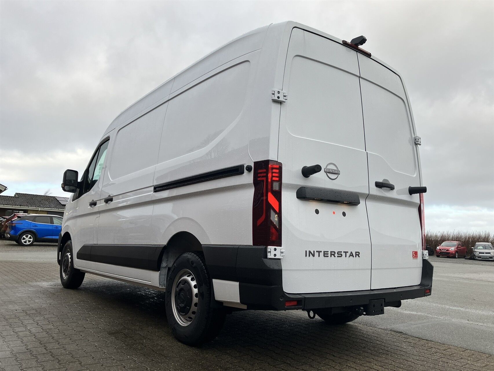 Billede af Nissan Interstar L2H2 2,0 DCi N-Connecta 150HK Van 9g Aut.