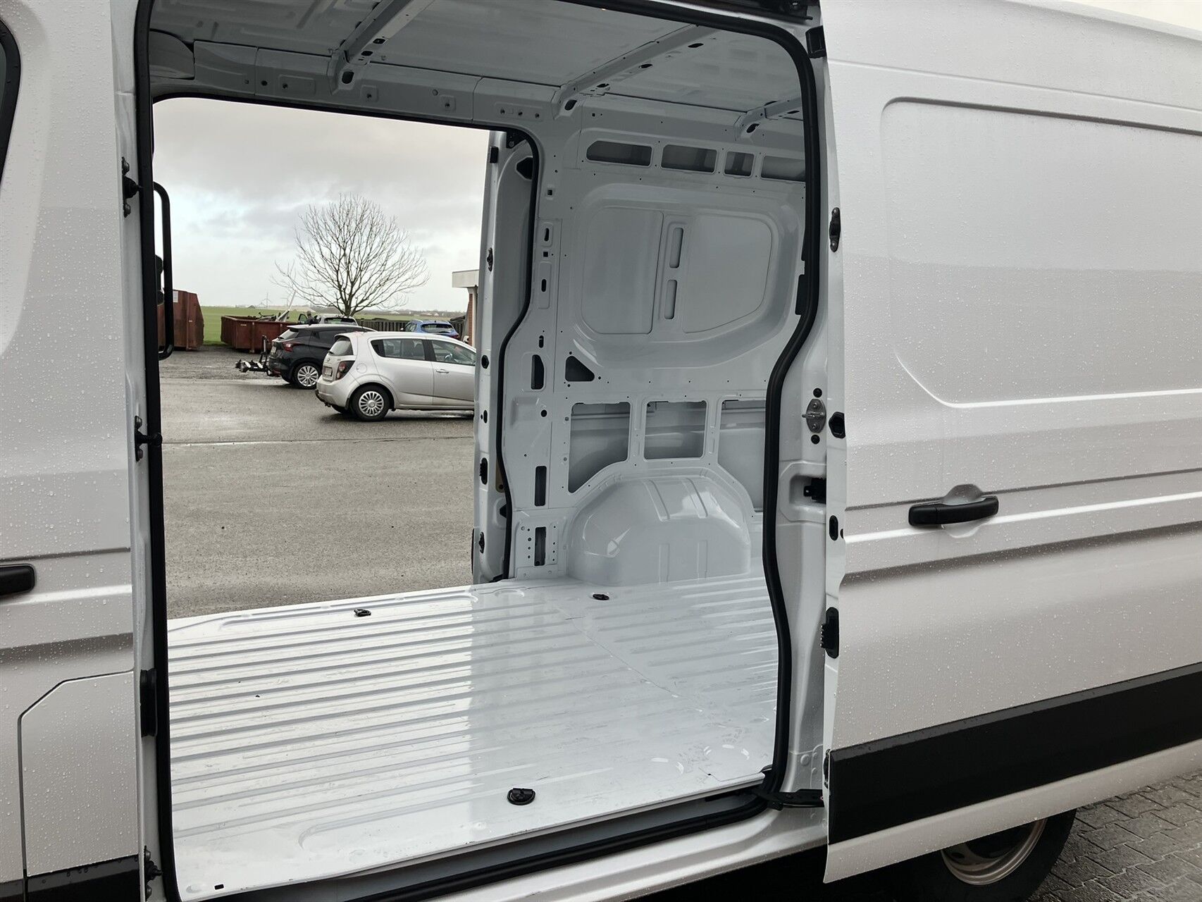 Billede af Nissan Interstar L2H2 2,0 DCi N-Connecta 150HK Van 9g Aut.