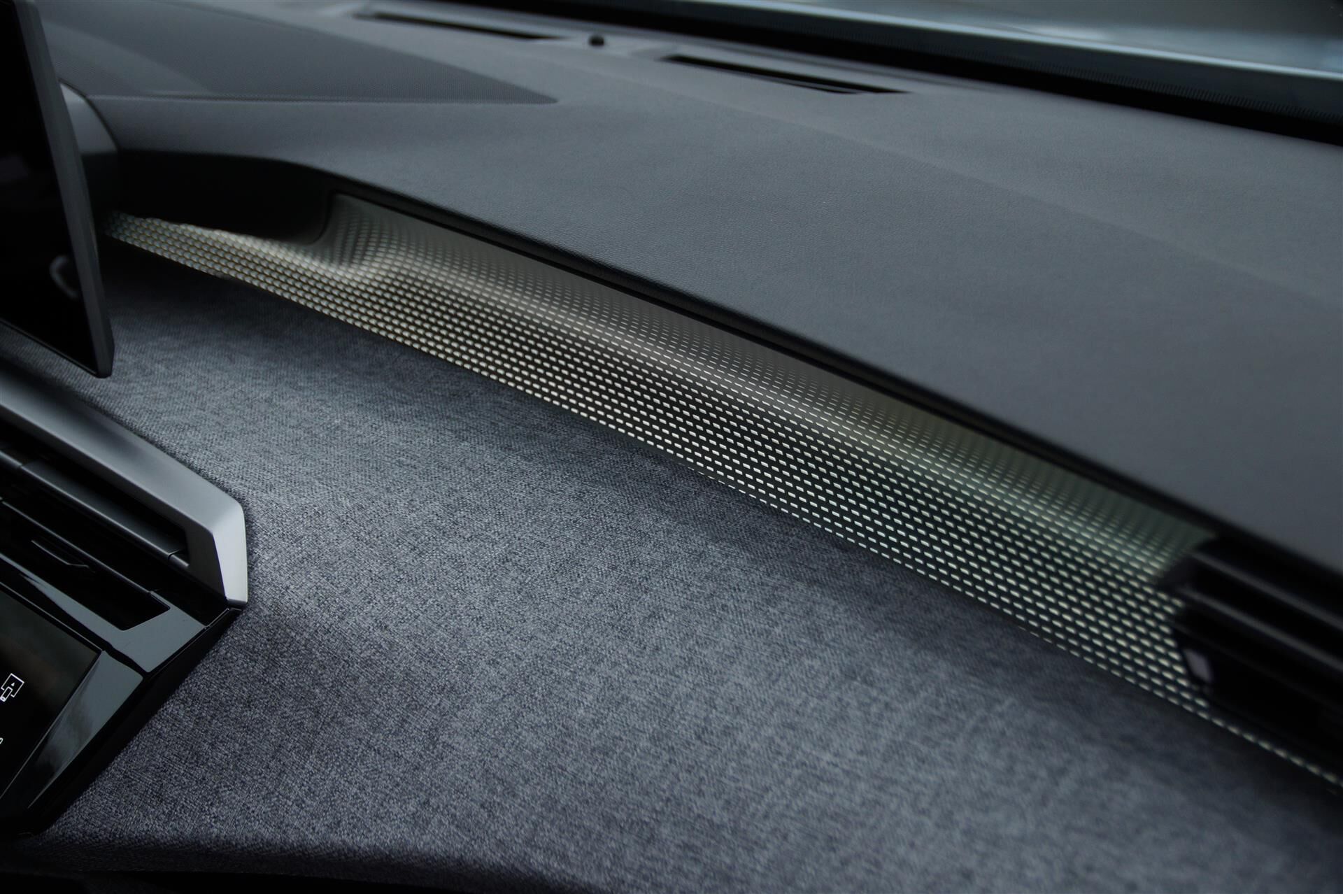 Billede af Peugeot e-3008 EL GT Pack 210HK 5d Aut.