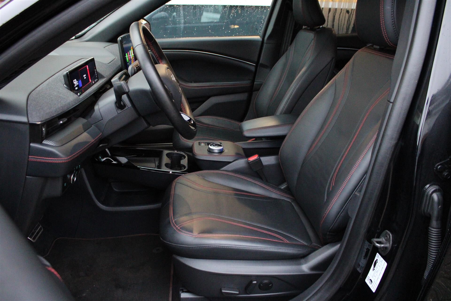 Billede af Ford Mustang Mach-E EL SR Premium AWD 269HK 5d Aut.