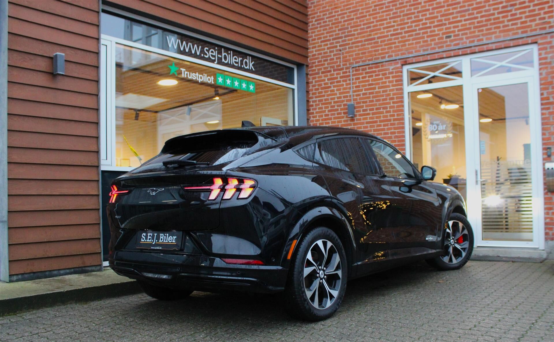 Billede af Ford Mustang Mach-E EL SR Premium AWD 269HK 5d Aut.