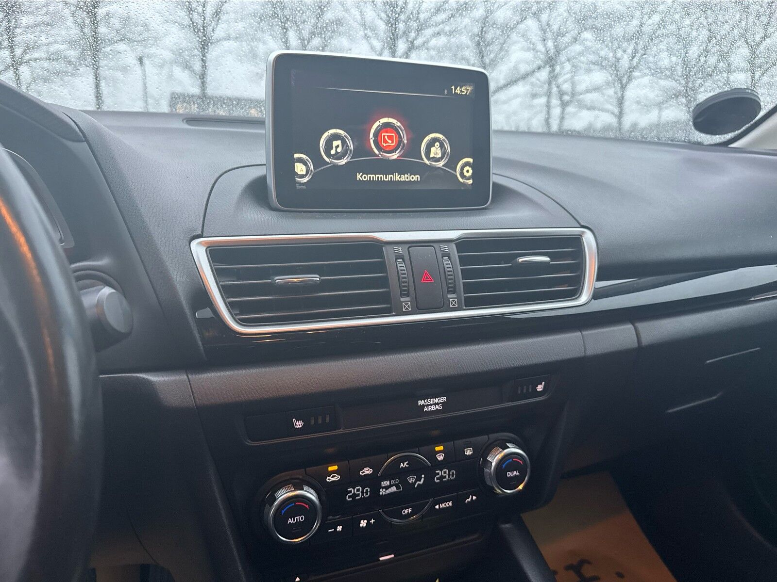 Billede af Mazda 3 2,2 Skyactiv-D Vision 150HK 5d 6g