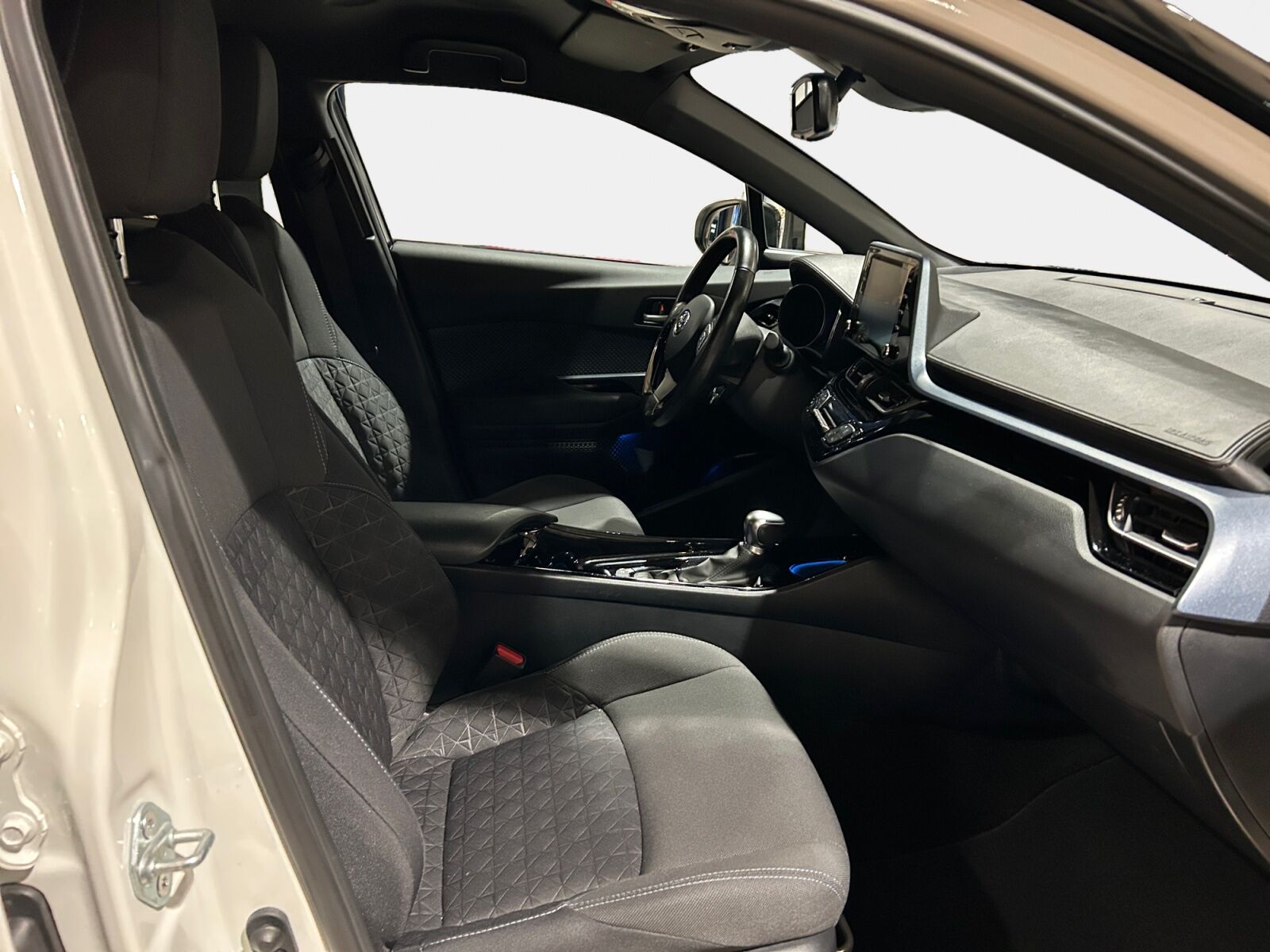 Billede af Toyota C-HR 1,8 Hybrid C-LUB Premium Multidrive S 122HK 5d Aut.