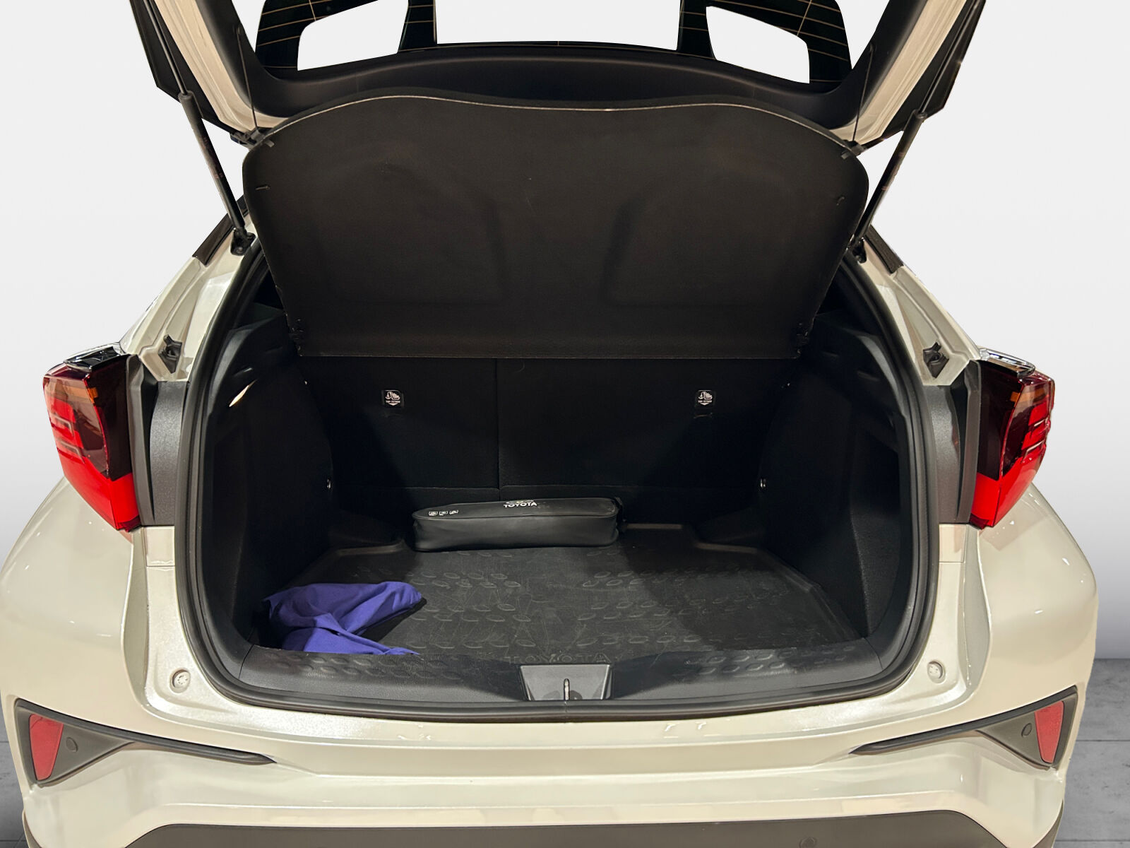 Billede af Toyota C-HR 1,8 Hybrid C-LUB Premium Multidrive S 122HK 5d Aut.