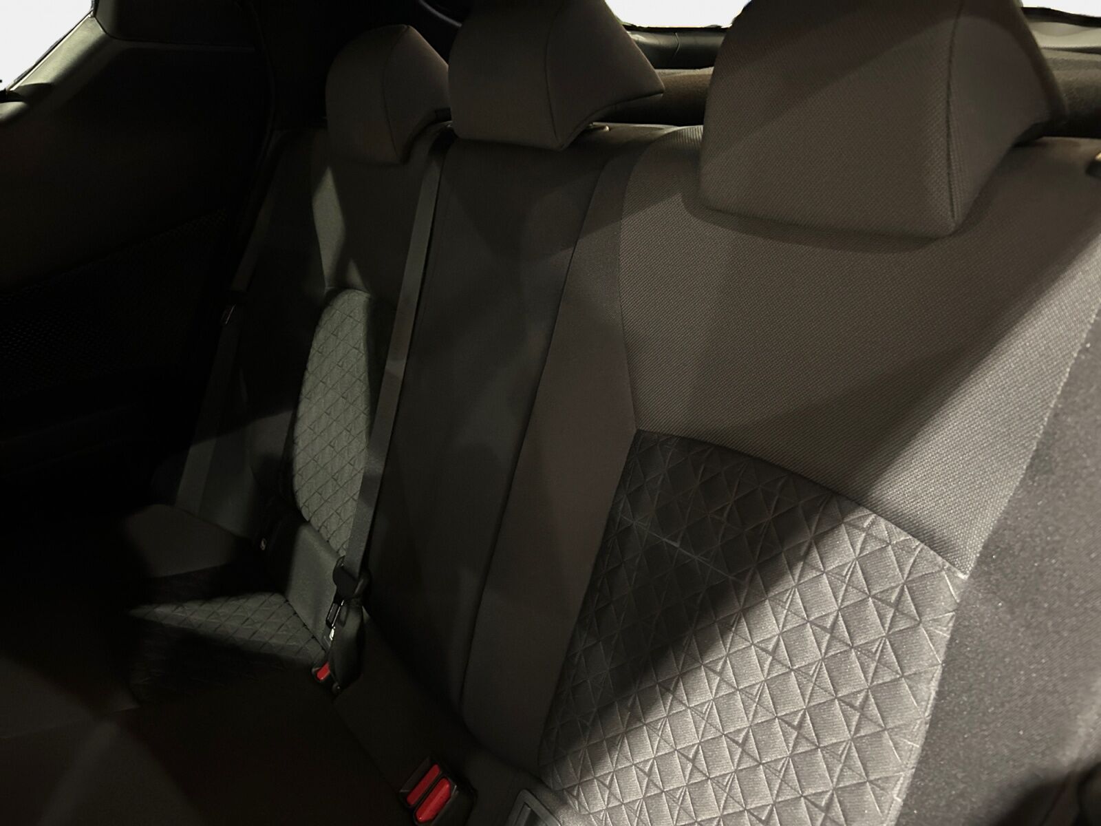 Billede af Toyota C-HR 1,8 Hybrid C-LUB Premium Multidrive S 122HK 5d Aut.