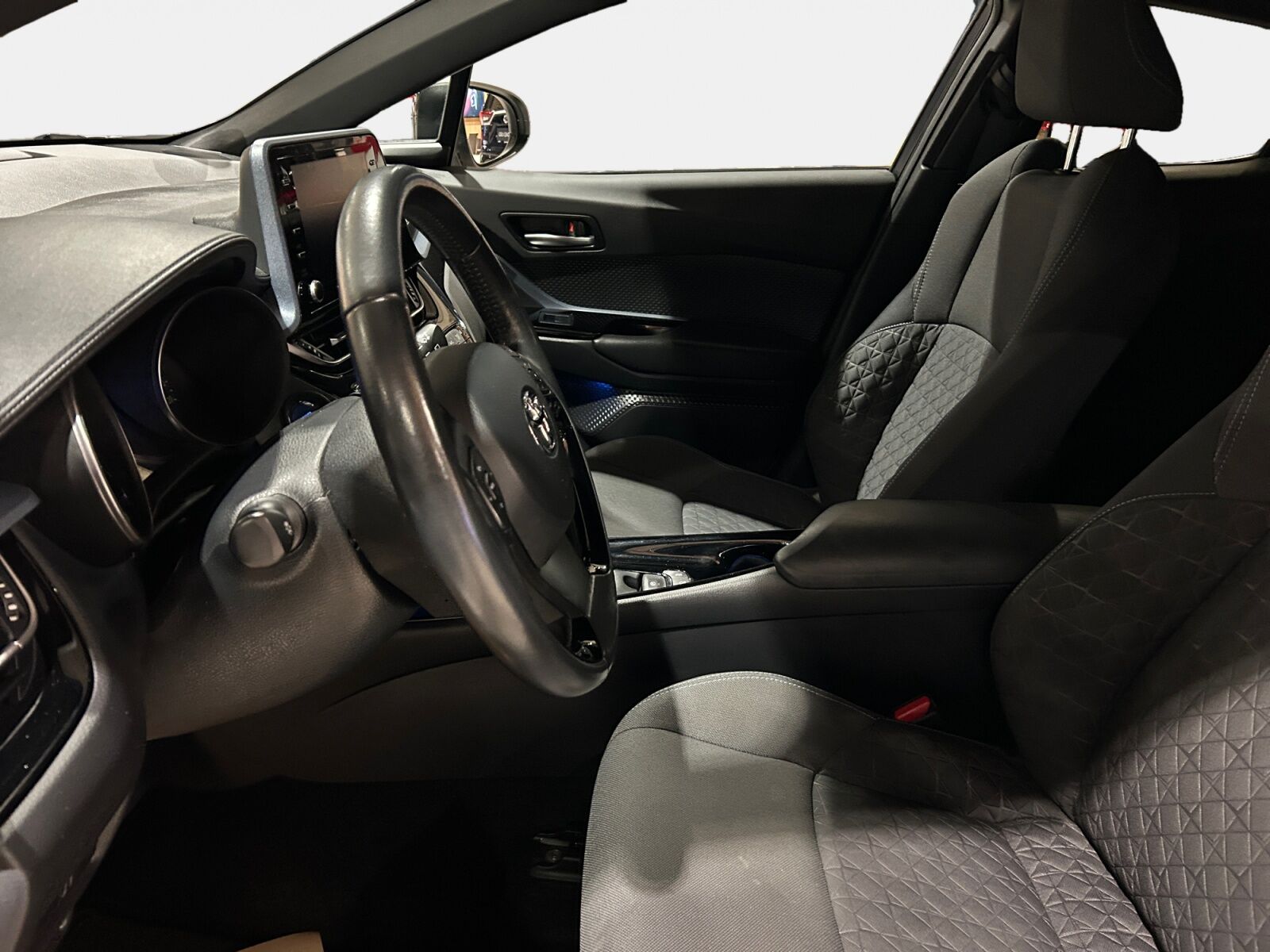 Billede af Toyota C-HR 1,8 Hybrid C-LUB Premium Multidrive S 122HK 5d Aut.