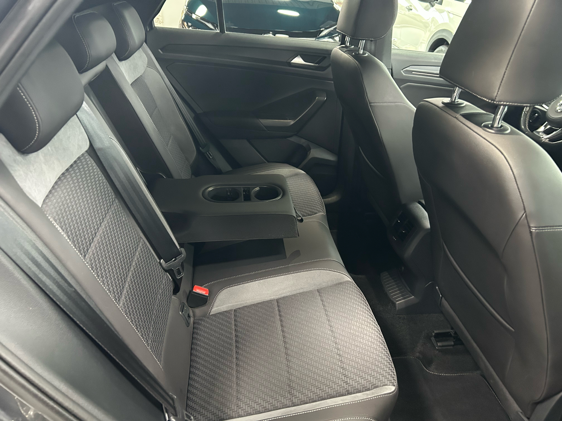 Billede af VW T-Roc 1,5 TSI ACT Sport Plus DSG 150HK 5d 7g Aut.