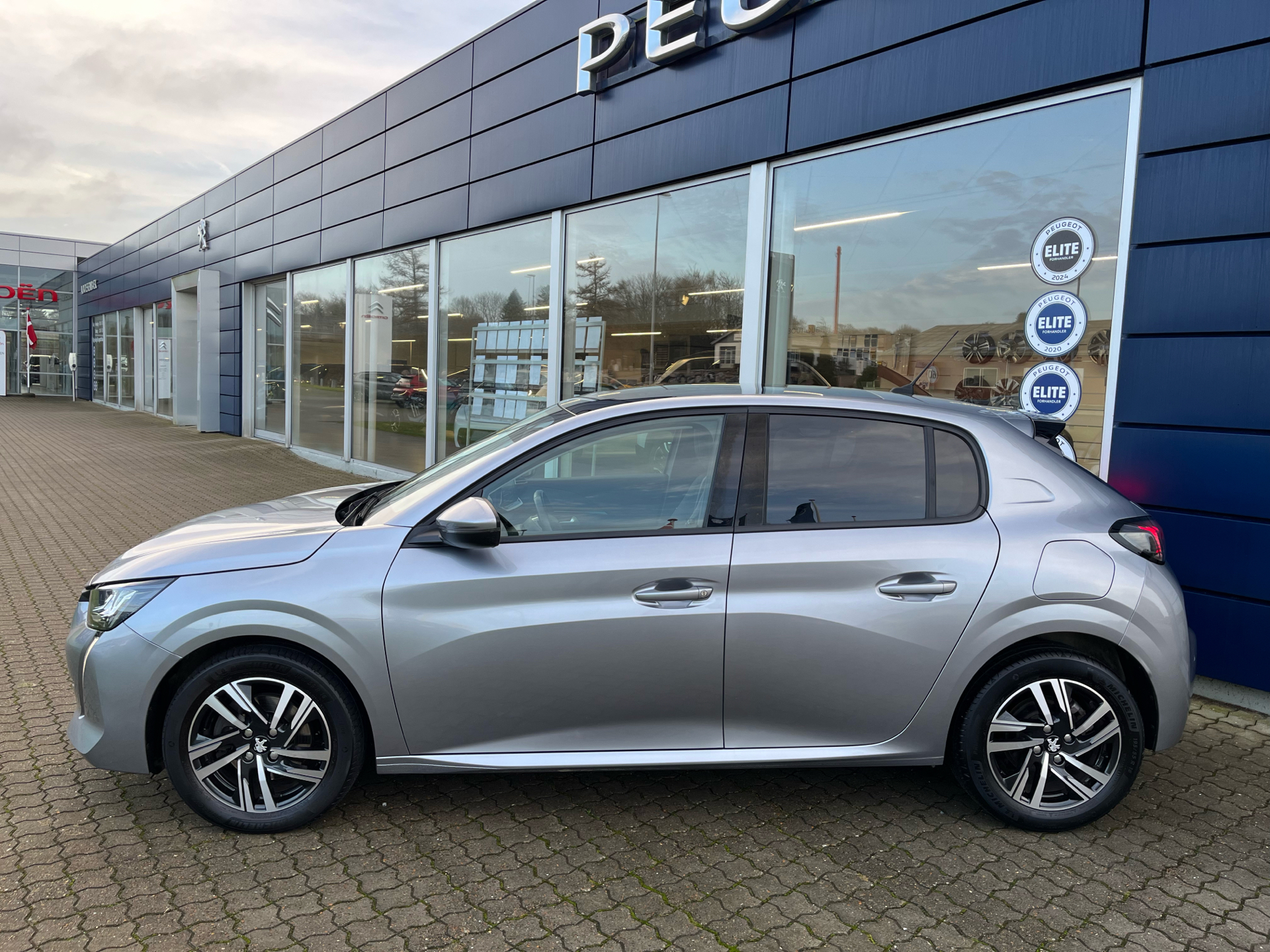 Billede af Peugeot 208 1,5 BlueHDi Allure Sky 102HK 5d 6g