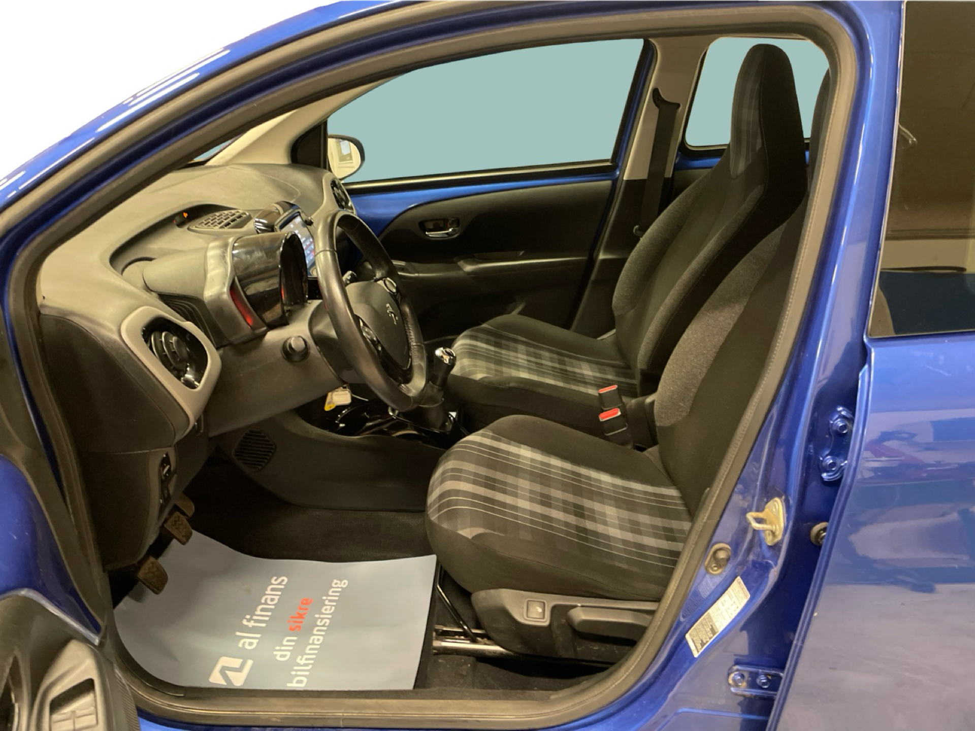 Billede af Peugeot 108 1,0 e-Vti Allure+ 72HK 5d