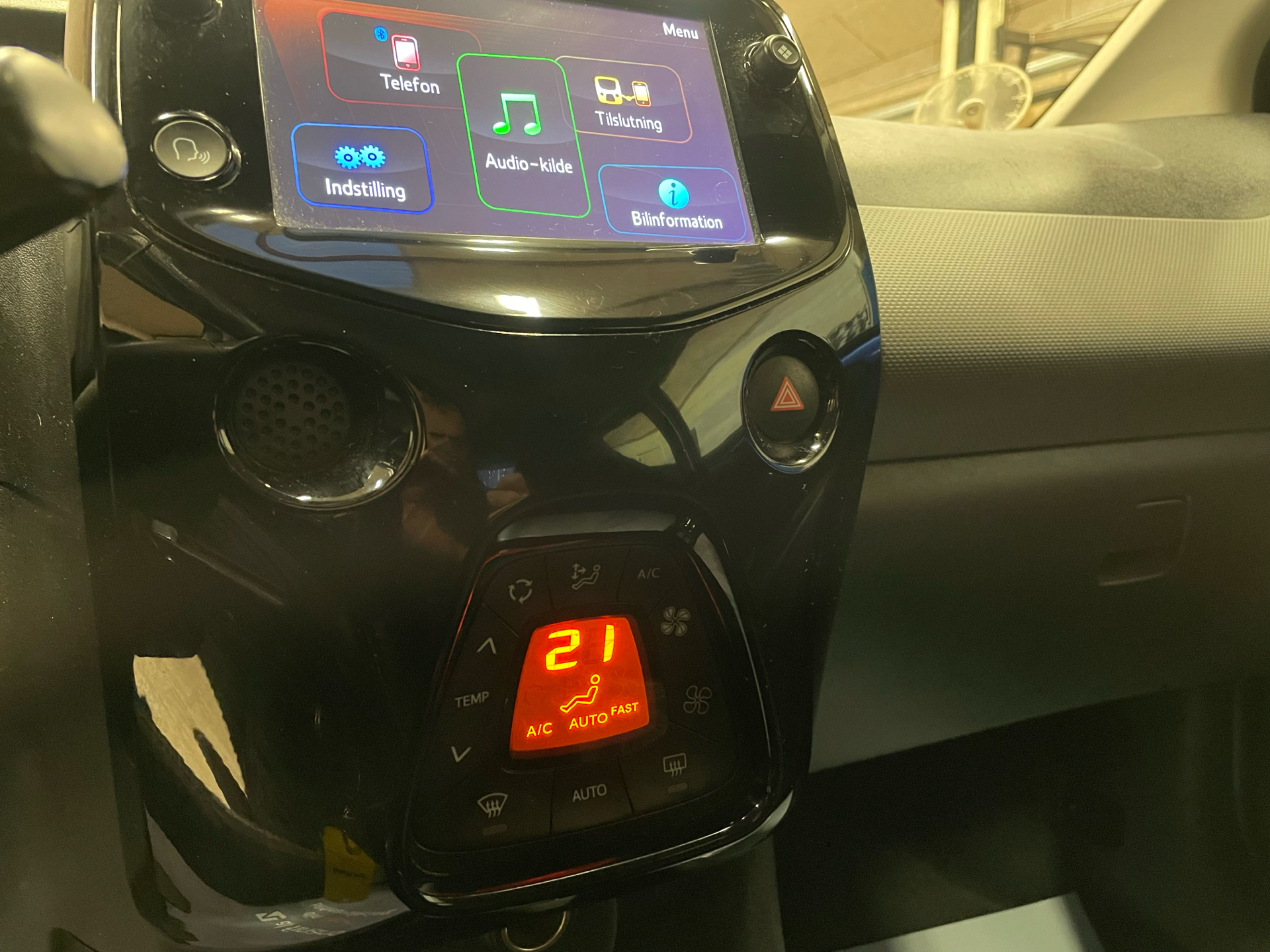 Billede af Peugeot 108 1,0 e-Vti Allure+ 72HK 5d