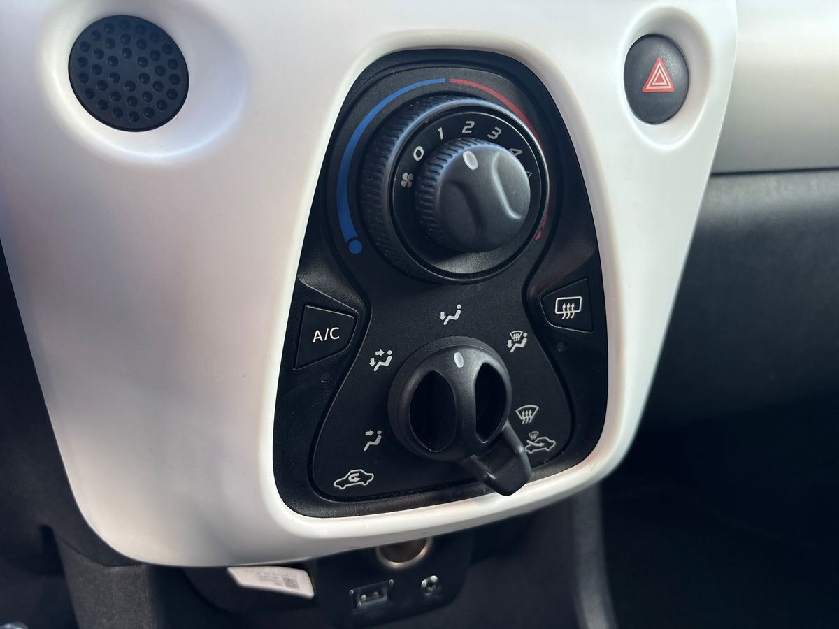 Billede af Peugeot 108 1,0 e-Vti White Edition 69HK 5d