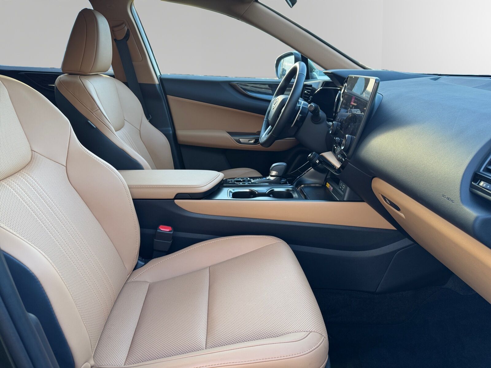 Billede af Lexus NX 450h+ 2,5 Plugin-hybrid Business Plus 4WD 309HK 5d Trinl. Gear