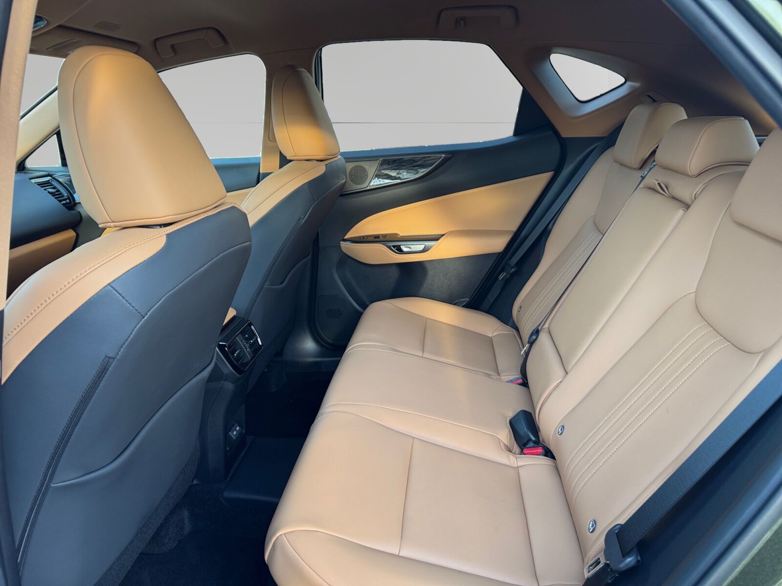 Billede af Lexus NX 450h+ 2,5 Plugin-hybrid Business Plus 4WD 309HK 5d Trinl. Gear