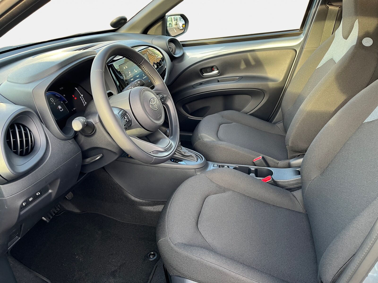 Billede af Toyota Aygo X 1,5 Hybrid Play Comfort CVT 116HK 5d Aut.