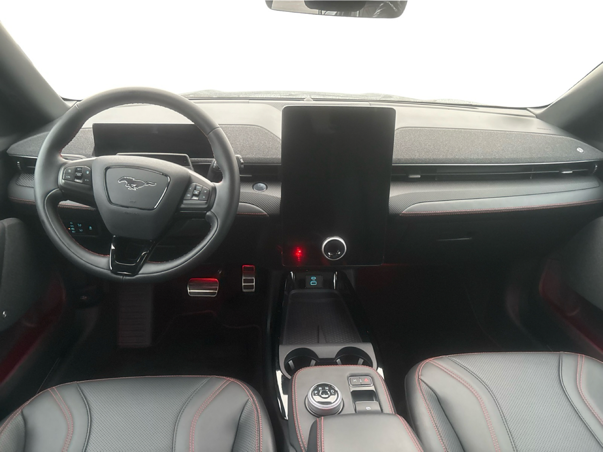 Billede af Ford Mustang Mach-E EL UR Premium AWD 351HK 5d Aut.