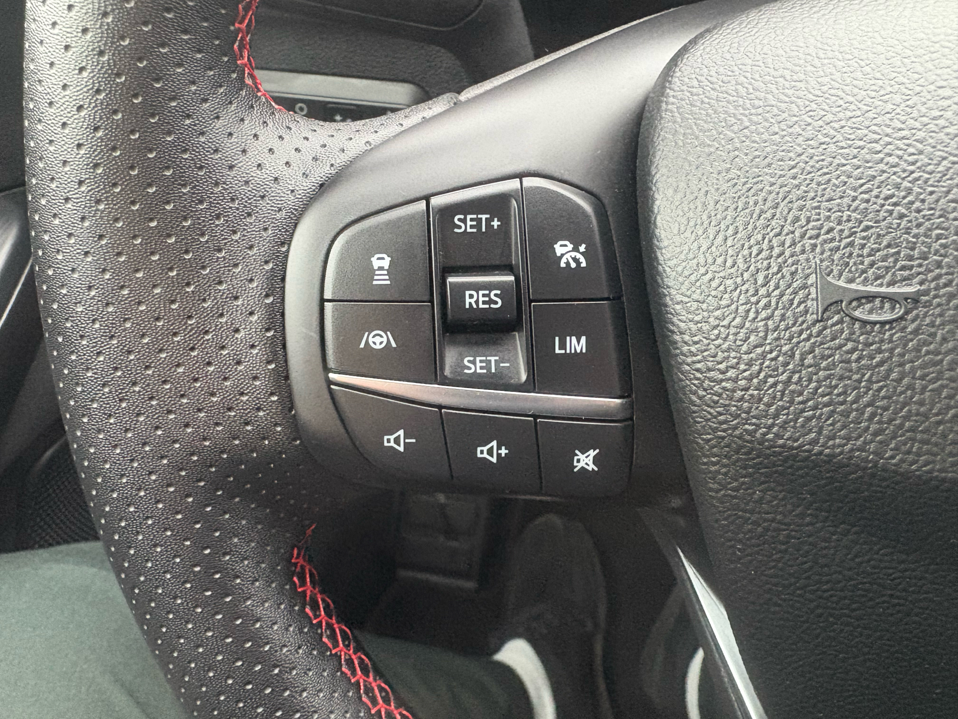 Billede af Ford Kuga 2,5 Plugin-hybrid ST-Line X CVT 225HK 5d Trinl. Gear