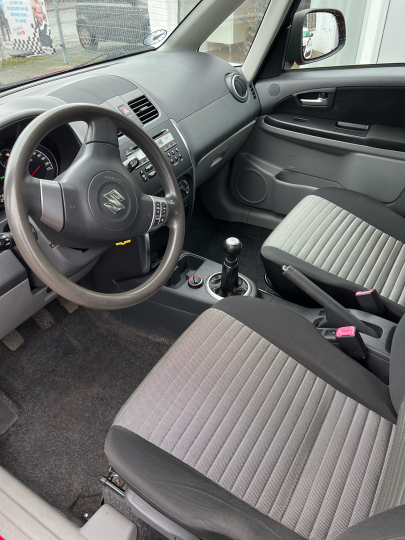 Billede af Suzuki SX4 1,6 16V GL A/C 120HK 5d