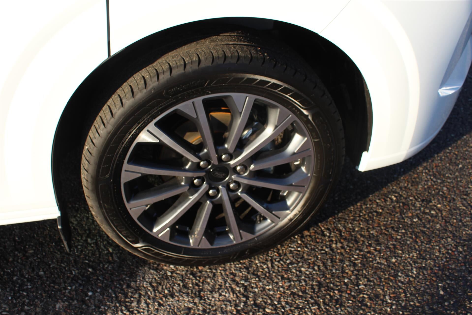 Billede af Ford E-Tourneo Custom 340 L1H1 EL Titanium X 218HK Aut.