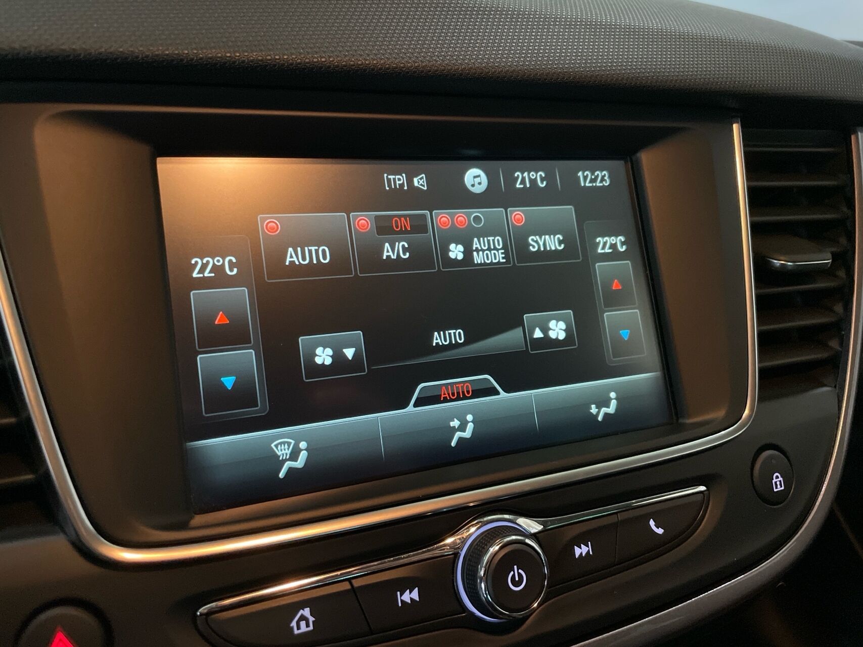 Billede af Opel Crossland X 1,2 Impress 83HK 5d