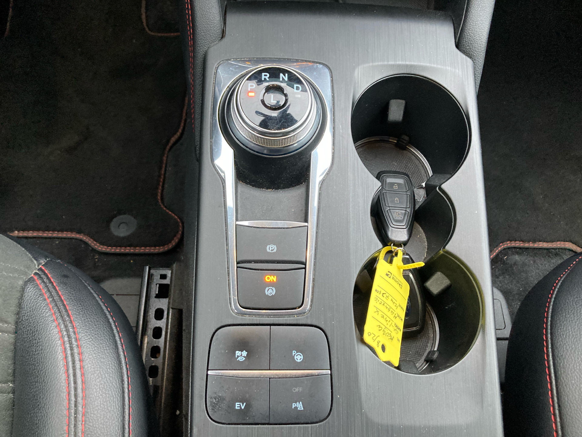 Billede af Ford Kuga 2,5 Plugin-hybrid ST-Line X CVT 225HK 5d Trinl. Gear