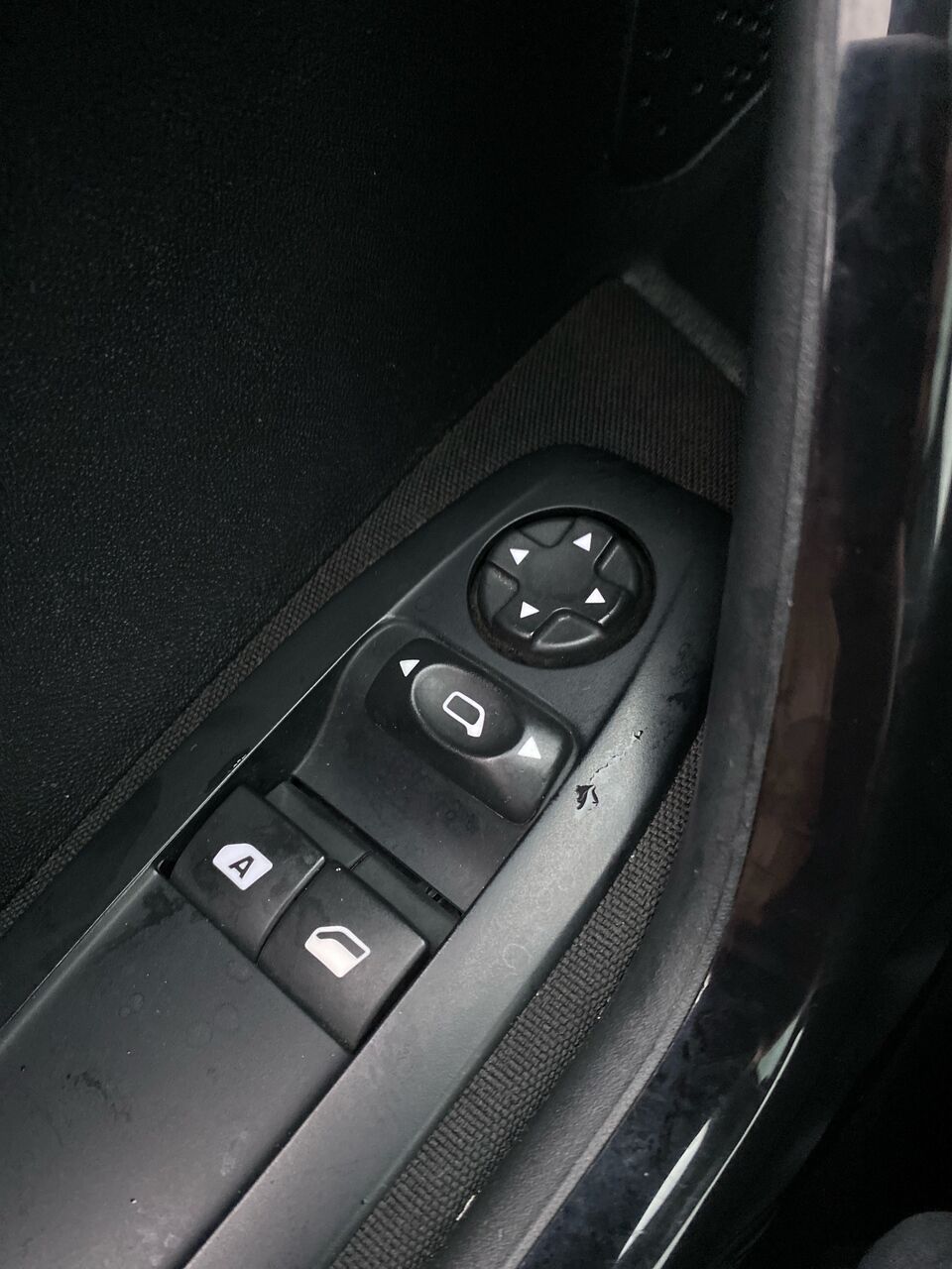 Billede af Peugeot 208 1,2 VTi Supreme 82HK 5d