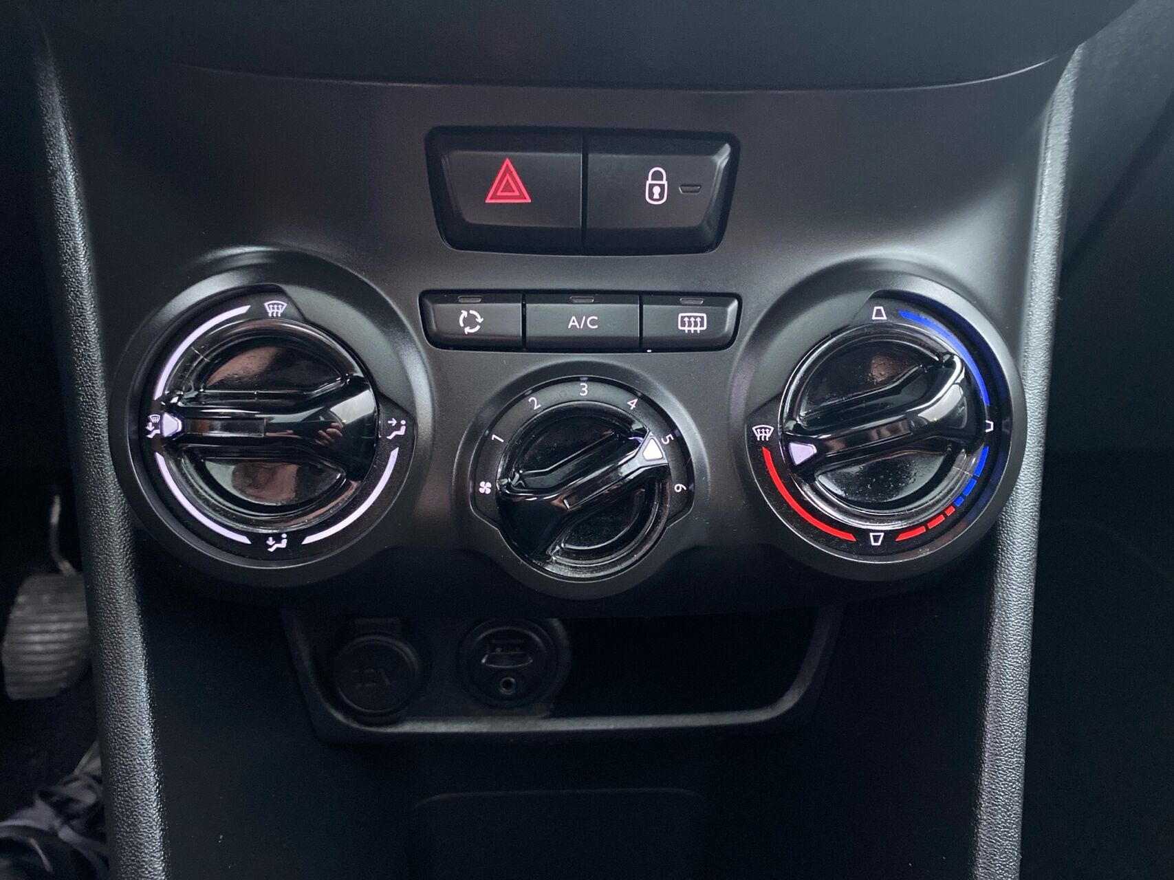 Billede af Peugeot 2008 1,2 VTi Active Sky 82HK