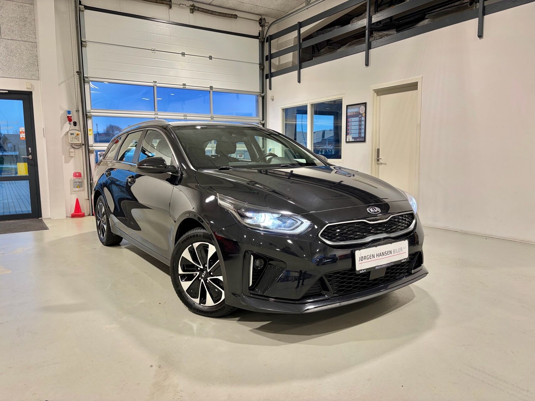 Billede af Kia Ceed SW 1,6 GDI PHEV  Plugin-hybrid Upgrade DCT 141HK Stc 6g Aut.