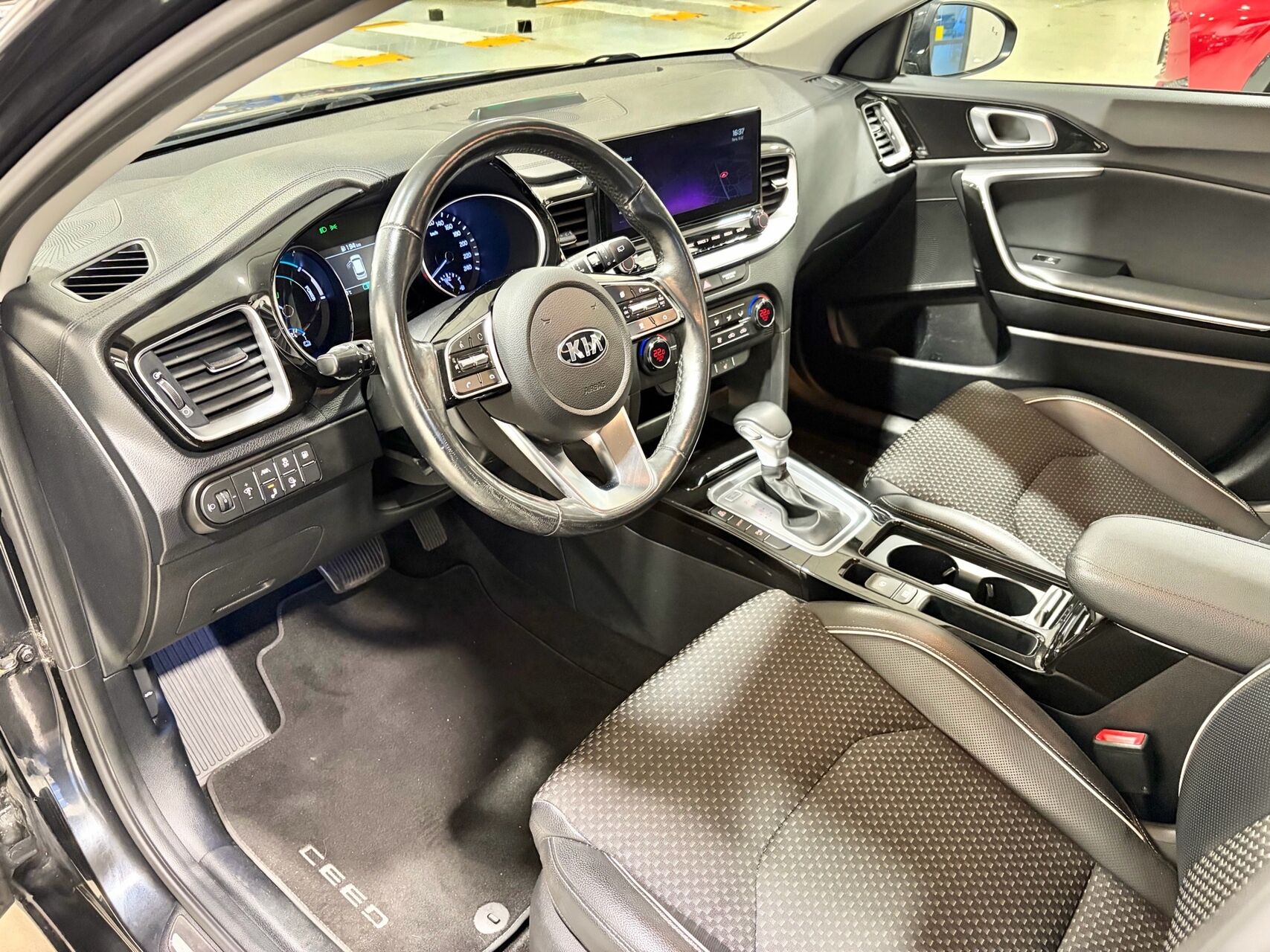 Billede af Kia Ceed SW 1,6 GDI PHEV  Plugin-hybrid Upgrade DCT 141HK Stc 6g Aut.