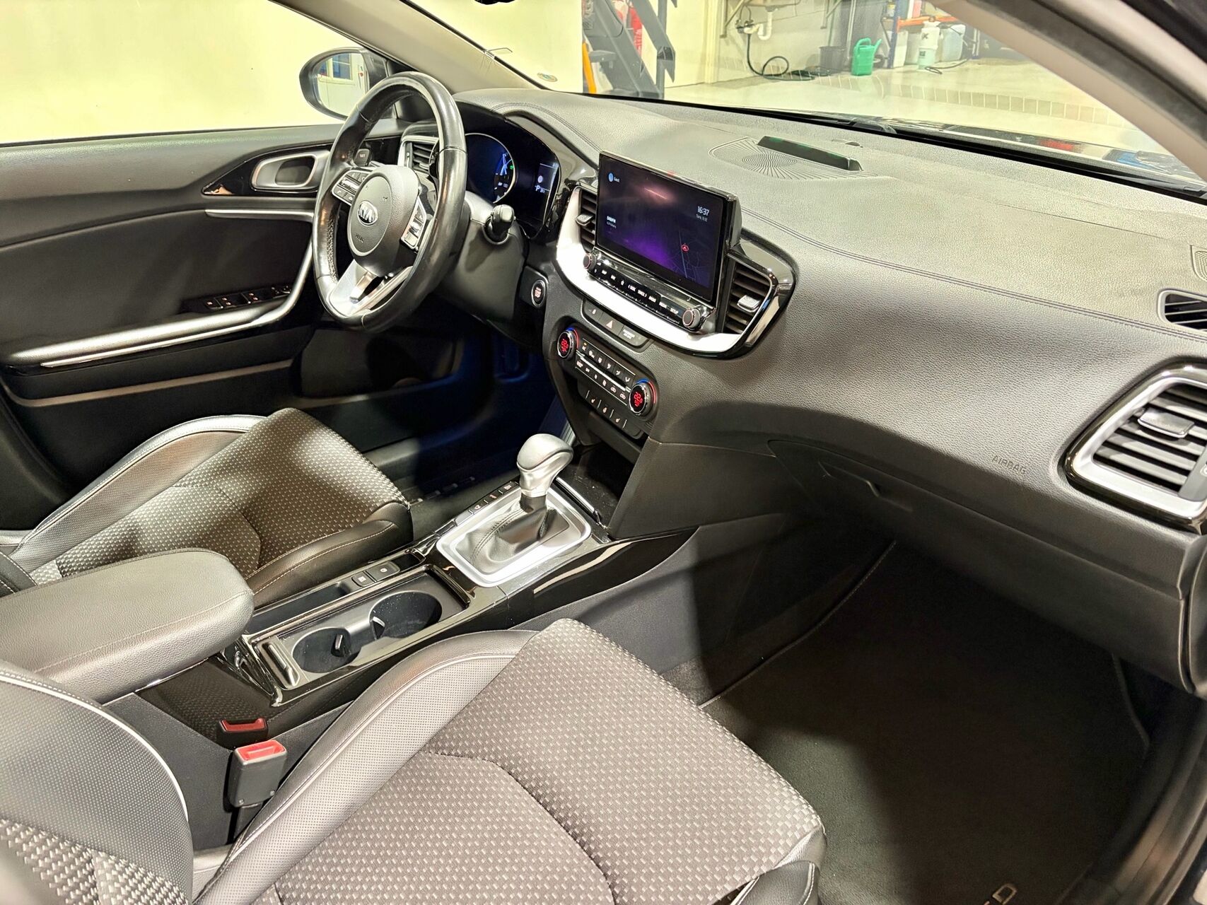 Billede af Kia Ceed SW 1,6 GDI PHEV  Plugin-hybrid Upgrade DCT 141HK Stc 6g Aut.