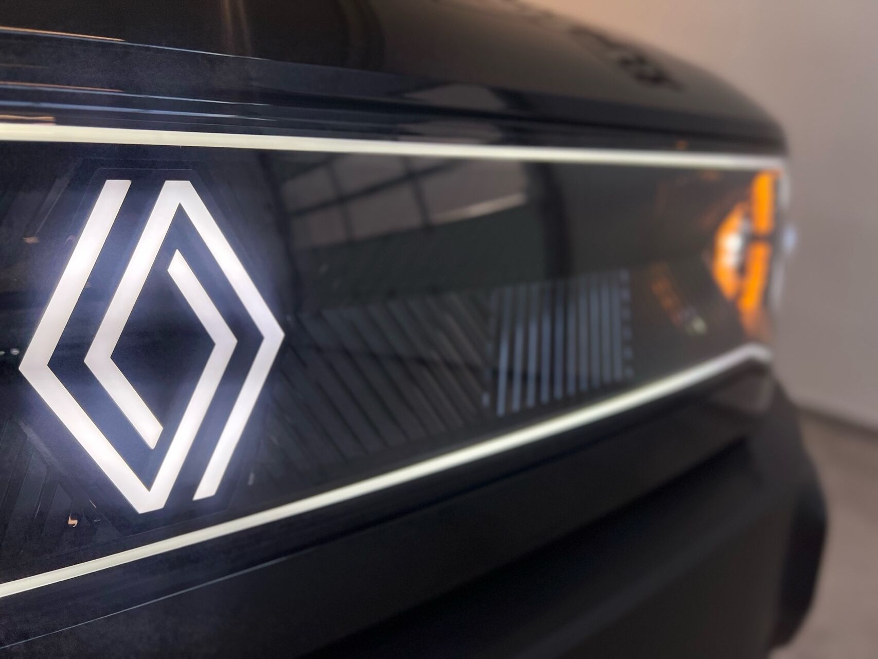 Billede af Renault R4 EL Iconic 150HK 5d Aut.