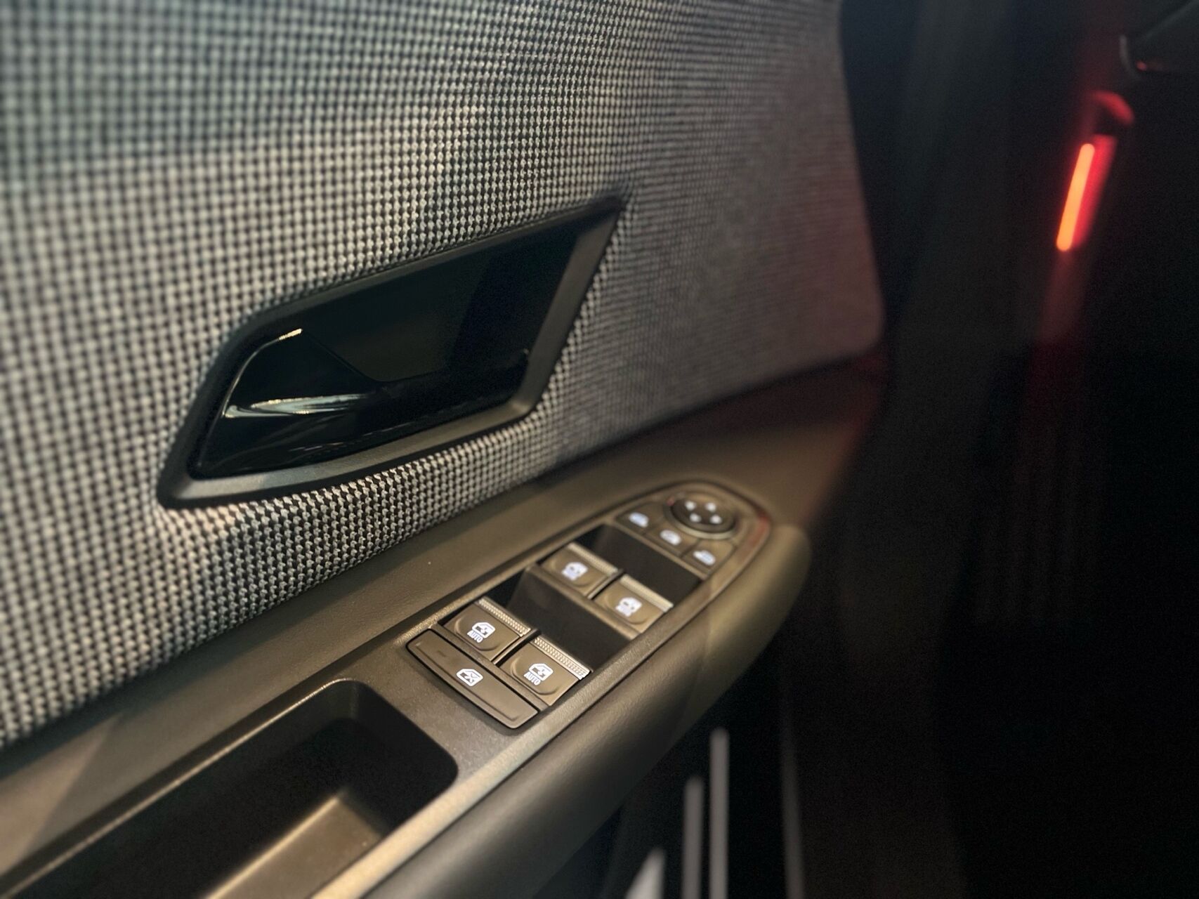 Billede af Renault R4 EL Iconic 150HK 5d Aut.