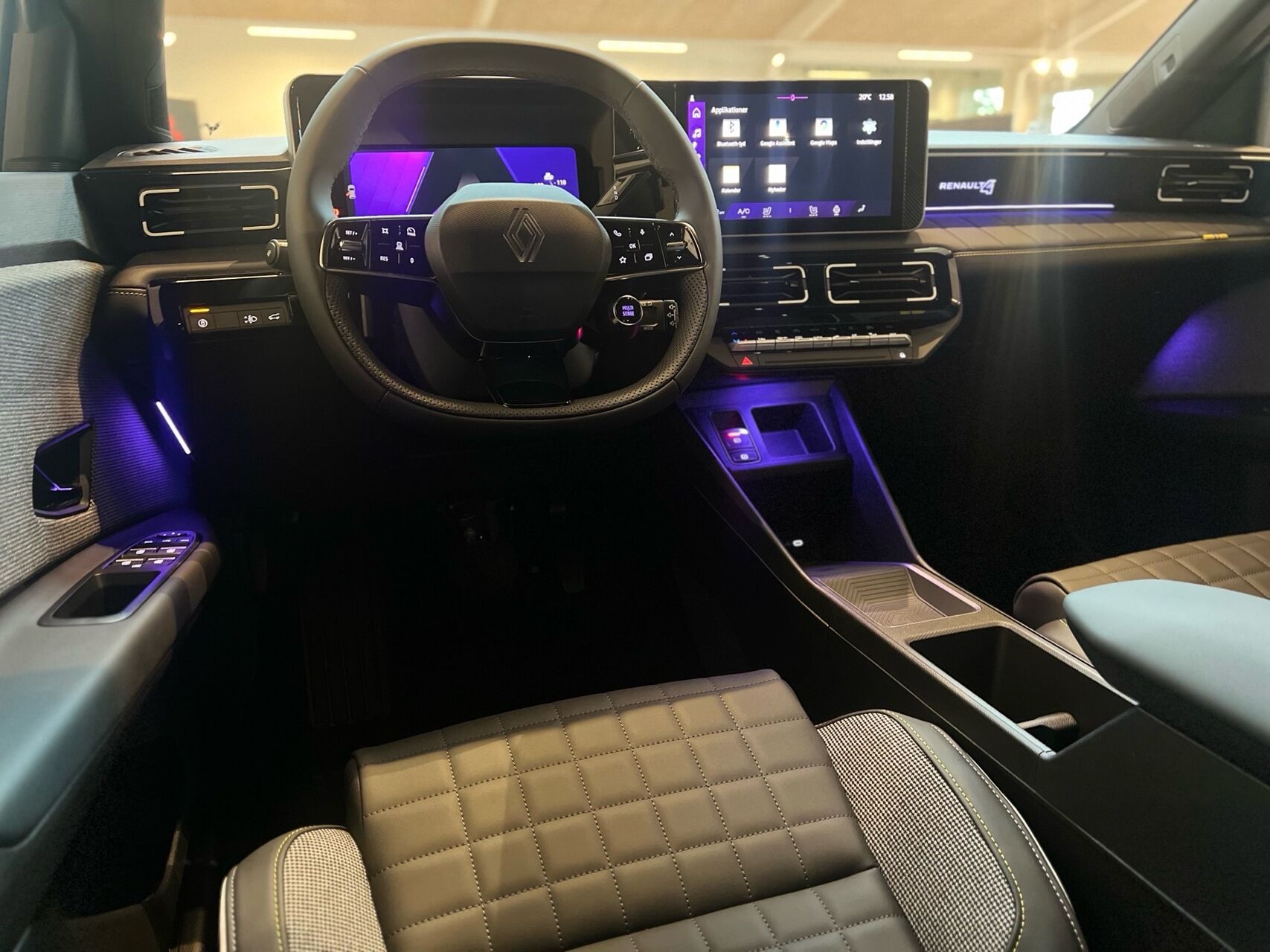 Billede af Renault R4 EL Iconic 150HK 5d Aut.