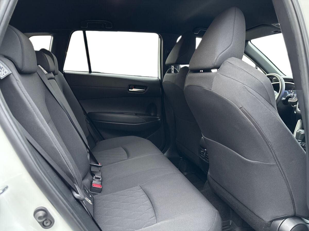 Billede af Toyota Corolla Cross 2,0 Hybrid Style E-CVT 197HK 5d Aut.