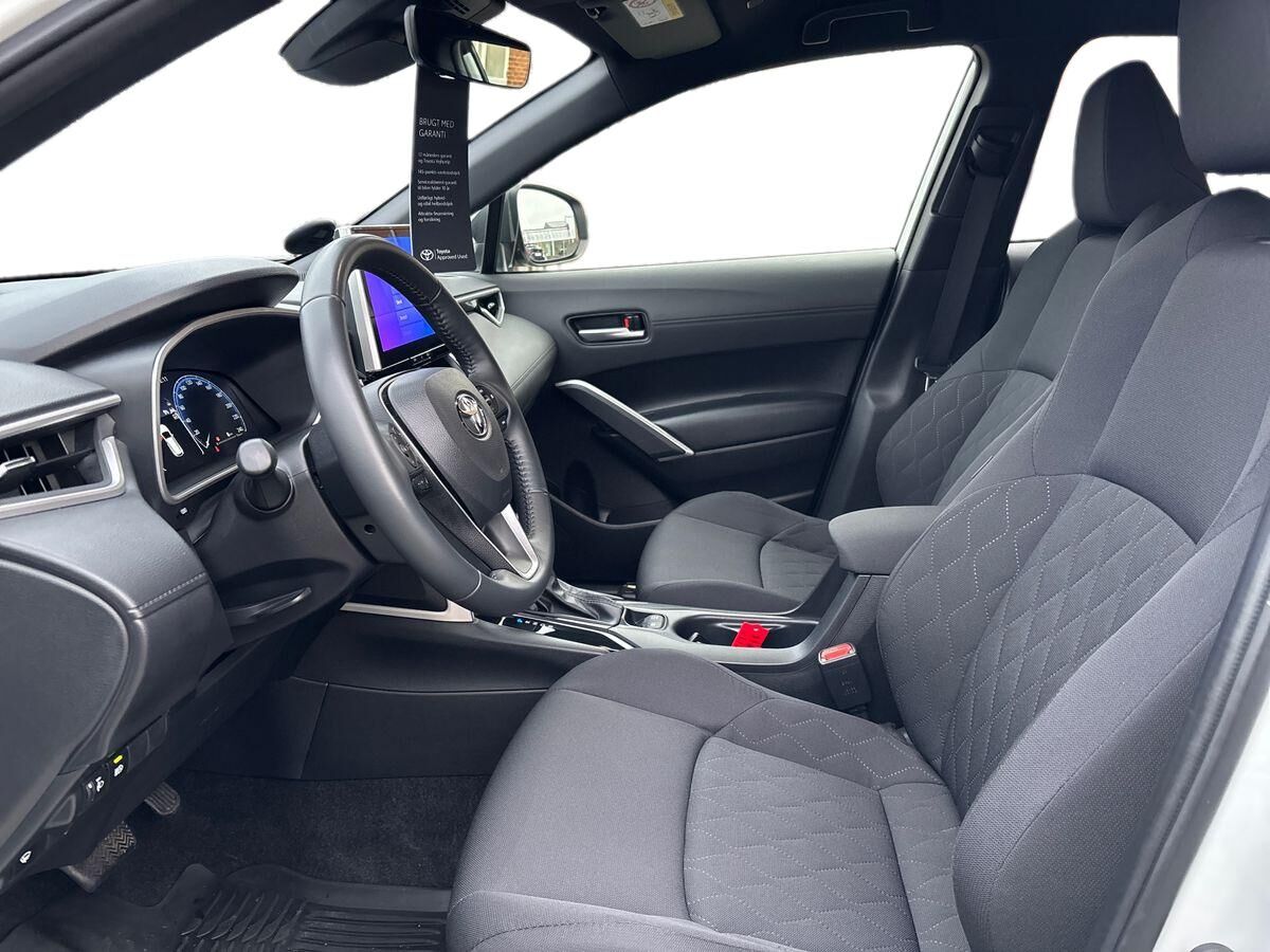Billede af Toyota Corolla Cross 2,0 Hybrid Style E-CVT 197HK 5d Aut.