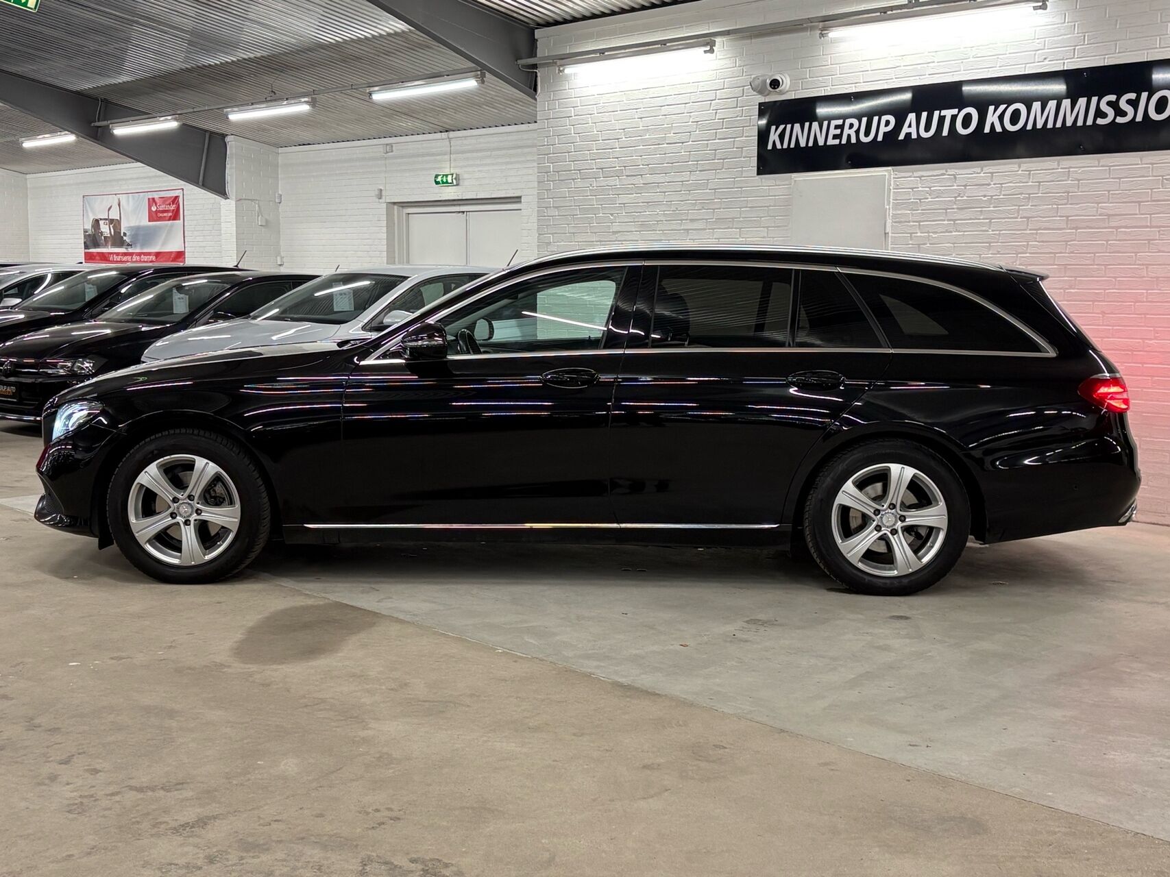 Billede af Mercedes-Benz E220 d T 2,0 D Avantgarde 9G-Tronic 194HK Stc Aut.