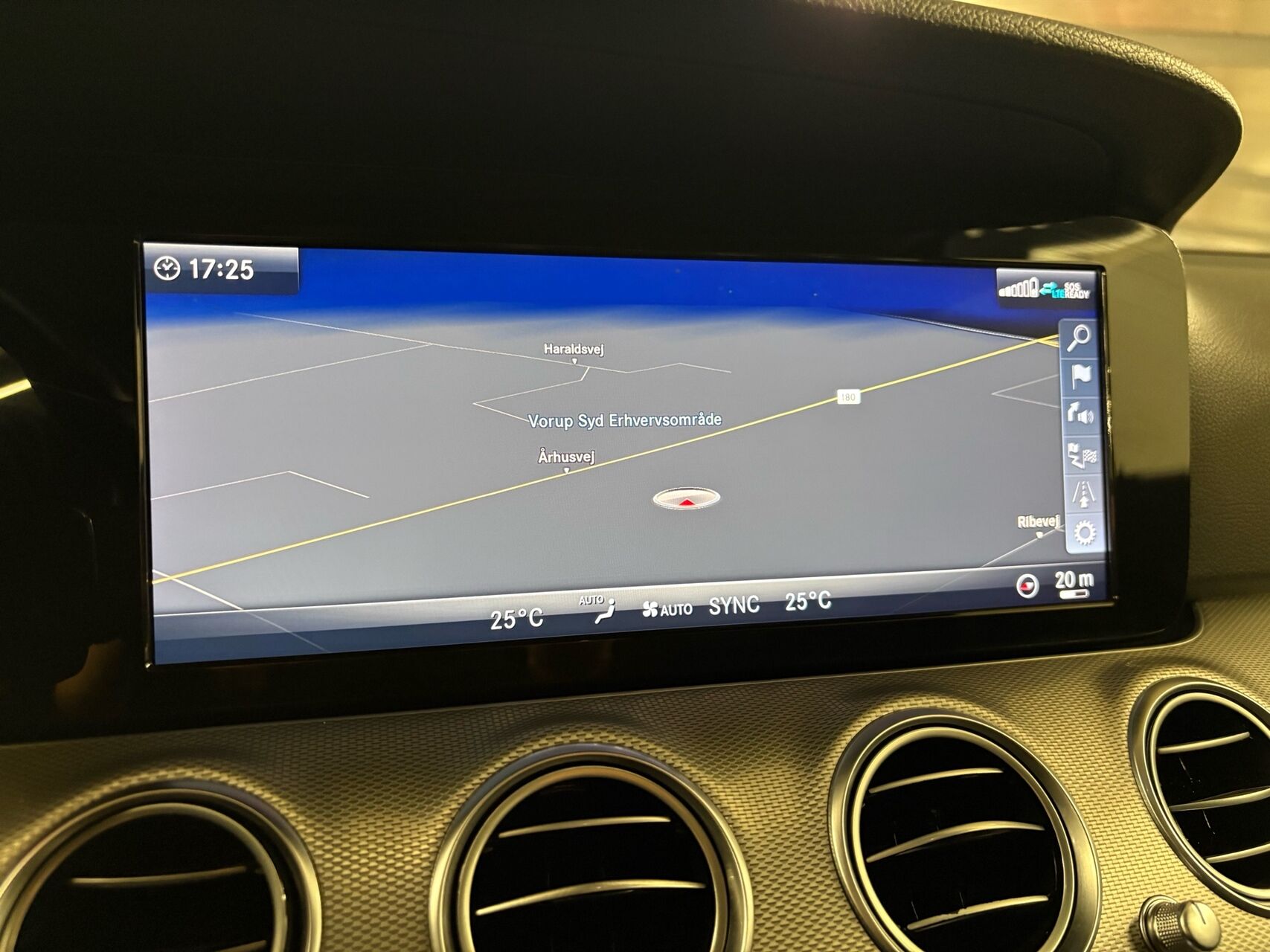 Billede af Mercedes-Benz E220 d T 2,0 D Avantgarde 9G-Tronic 194HK Stc Aut.