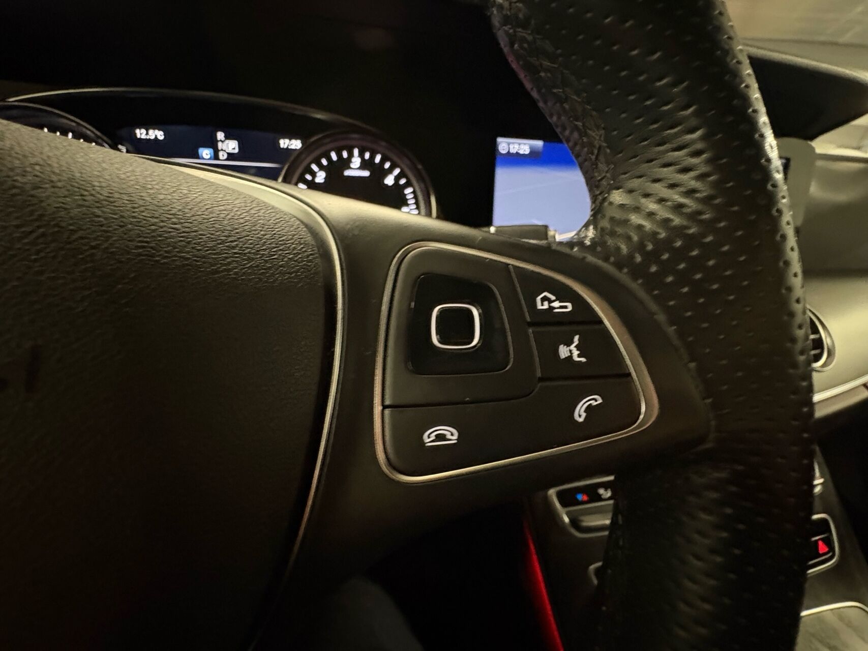 Billede af Mercedes-Benz E220 d T 2,0 D Avantgarde 9G-Tronic 194HK Stc Aut.