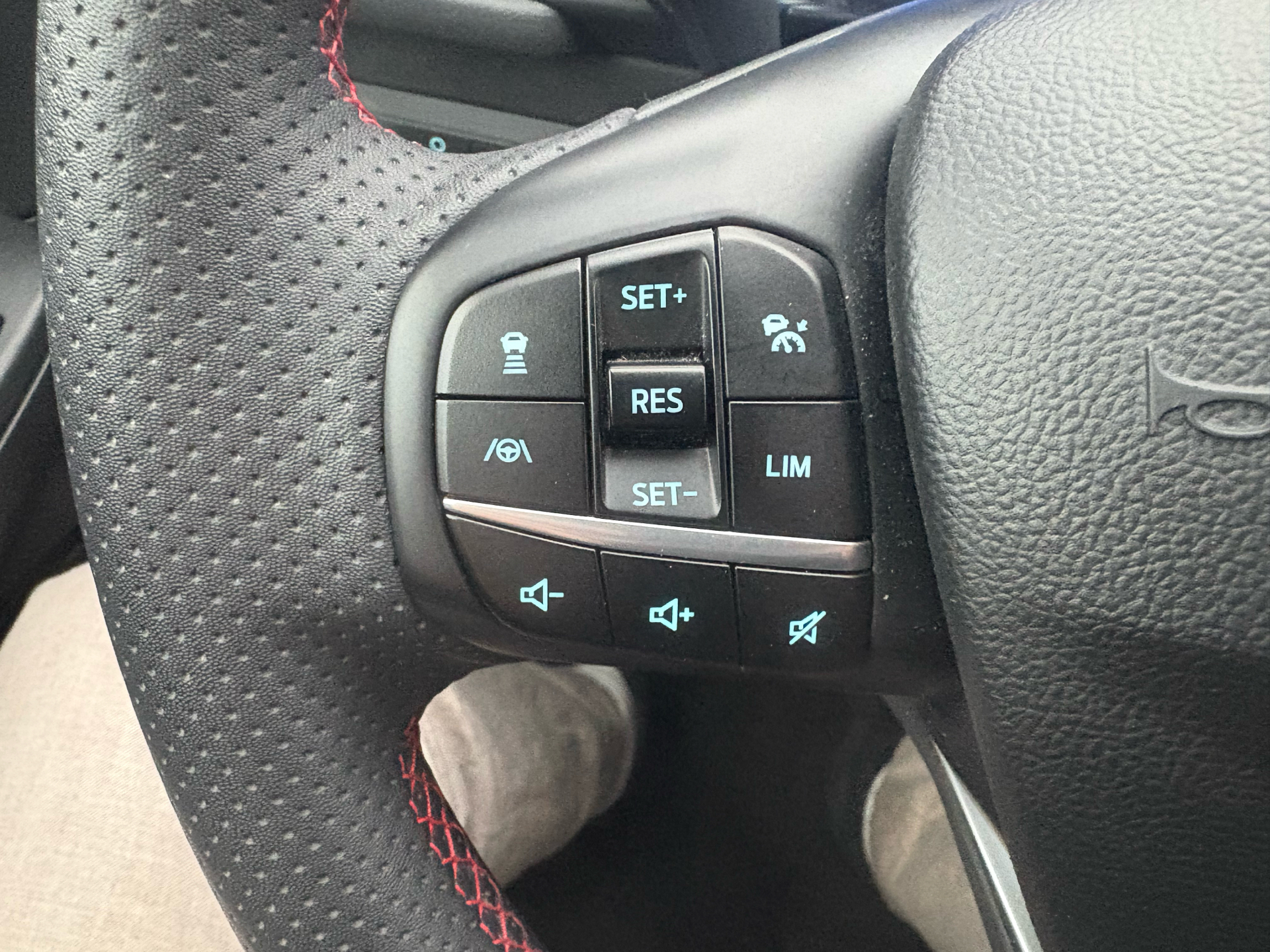 Billede af Ford Kuga 2,5 Plugin-hybrid ST-Line X CVT 225HK 5d Trinl. Gear