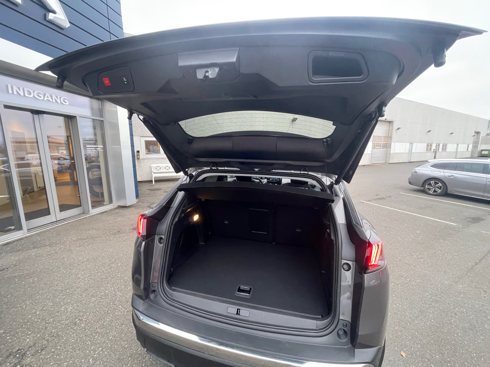 Billede af Peugeot 3008 1,6 PureTech  Plugin-hybrid Allure Pack LTD EAT8 225HK 5d 8g Aut.