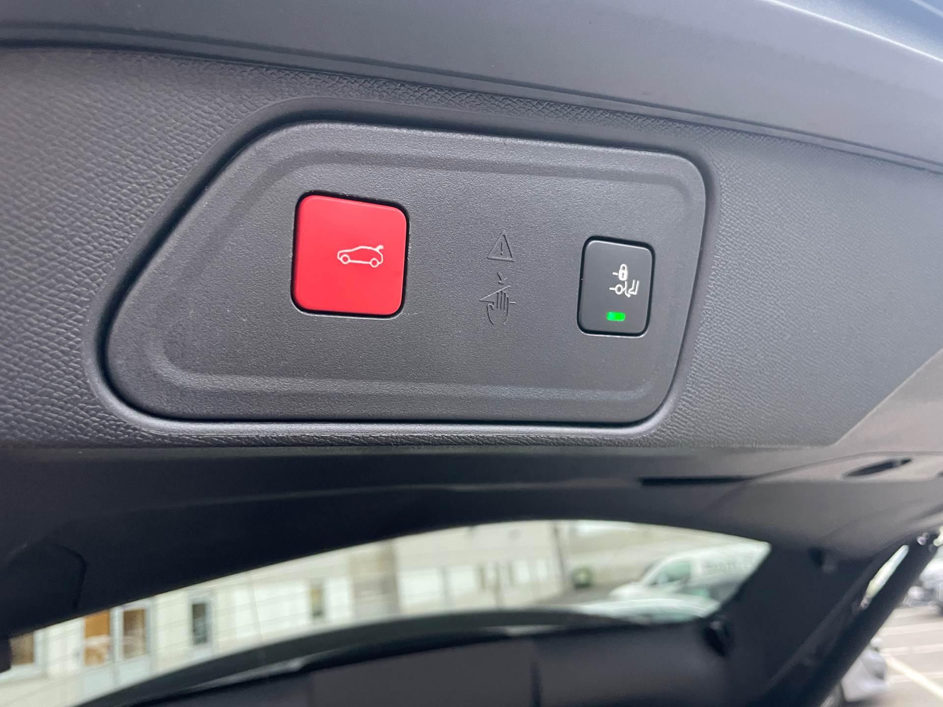 Billede af Peugeot 3008 1,6 PureTech  Plugin-hybrid Allure Pack LTD EAT8 225HK 5d 8g Aut.