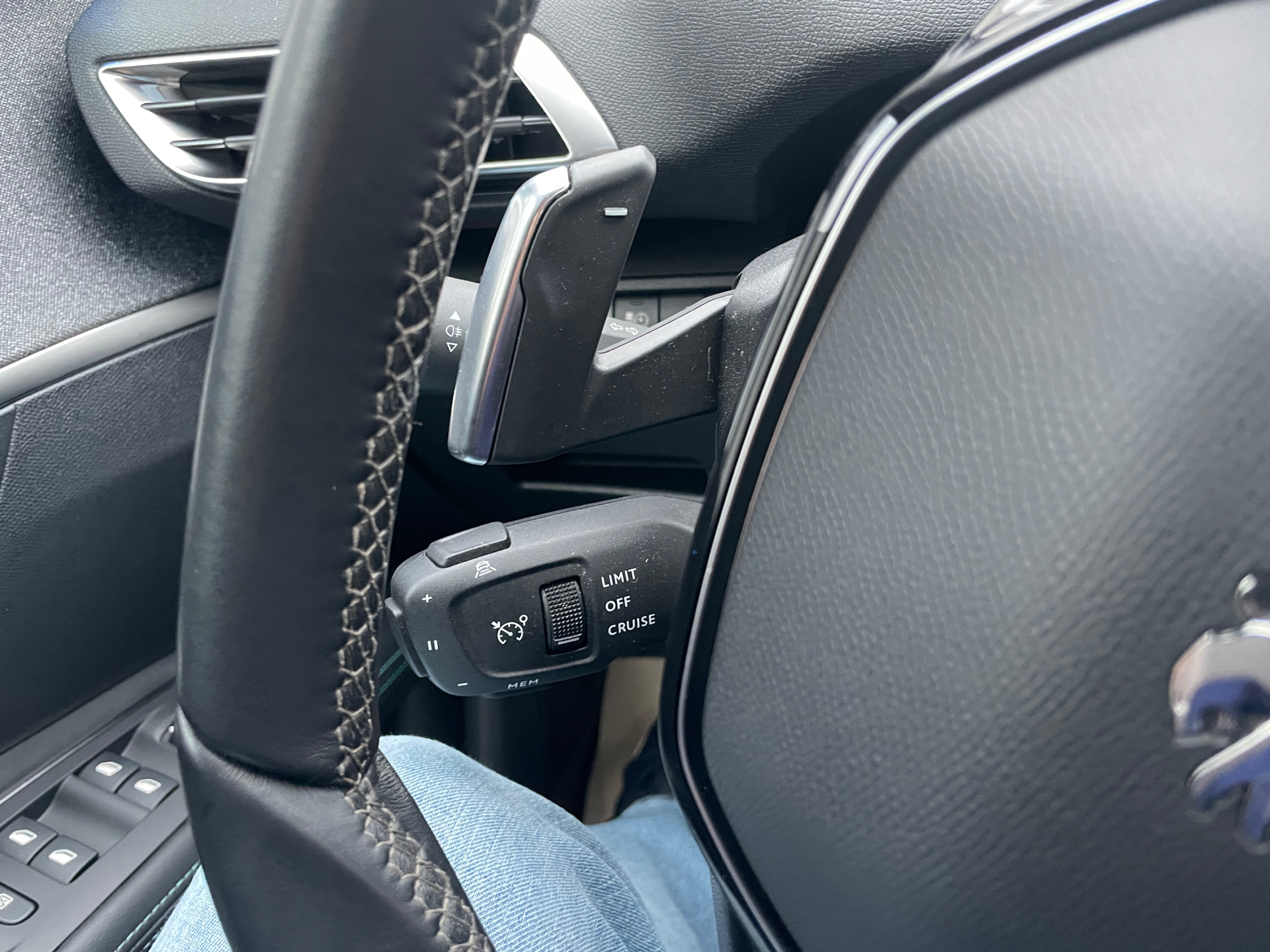 Billede af Peugeot 3008 1,6 PureTech  Plugin-hybrid Allure Pack LTD EAT8 225HK 5d 8g Aut.