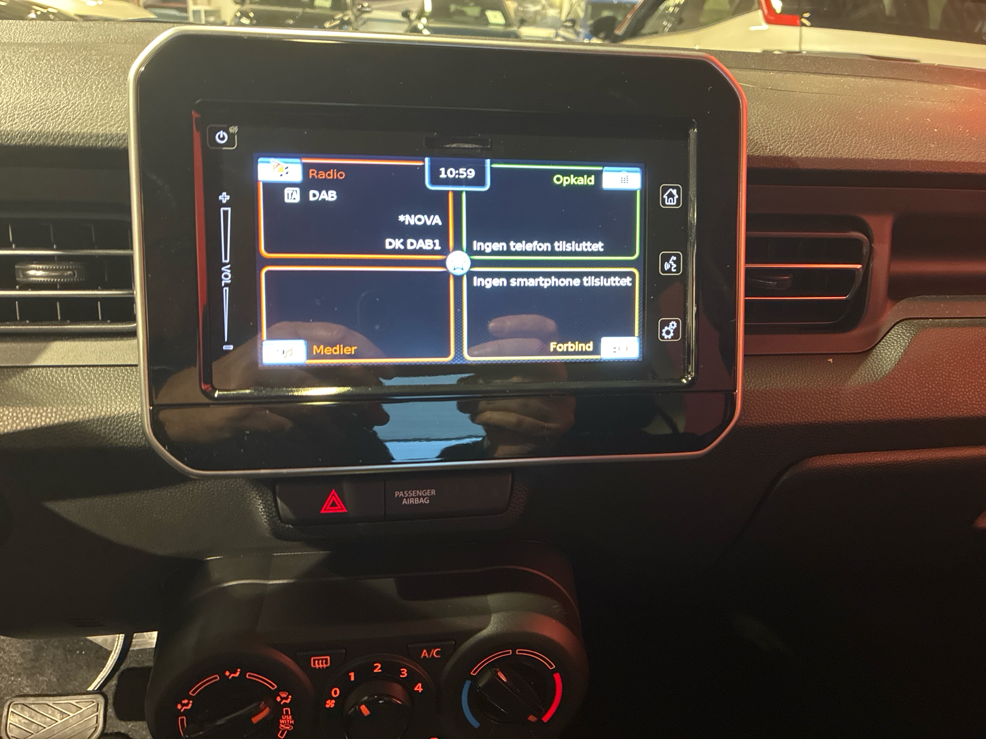 Billede af Suzuki Ignis 1,2 Dualjet  Mild hybrid Active AEB Hybrid CVT 83HK 5d Aut.