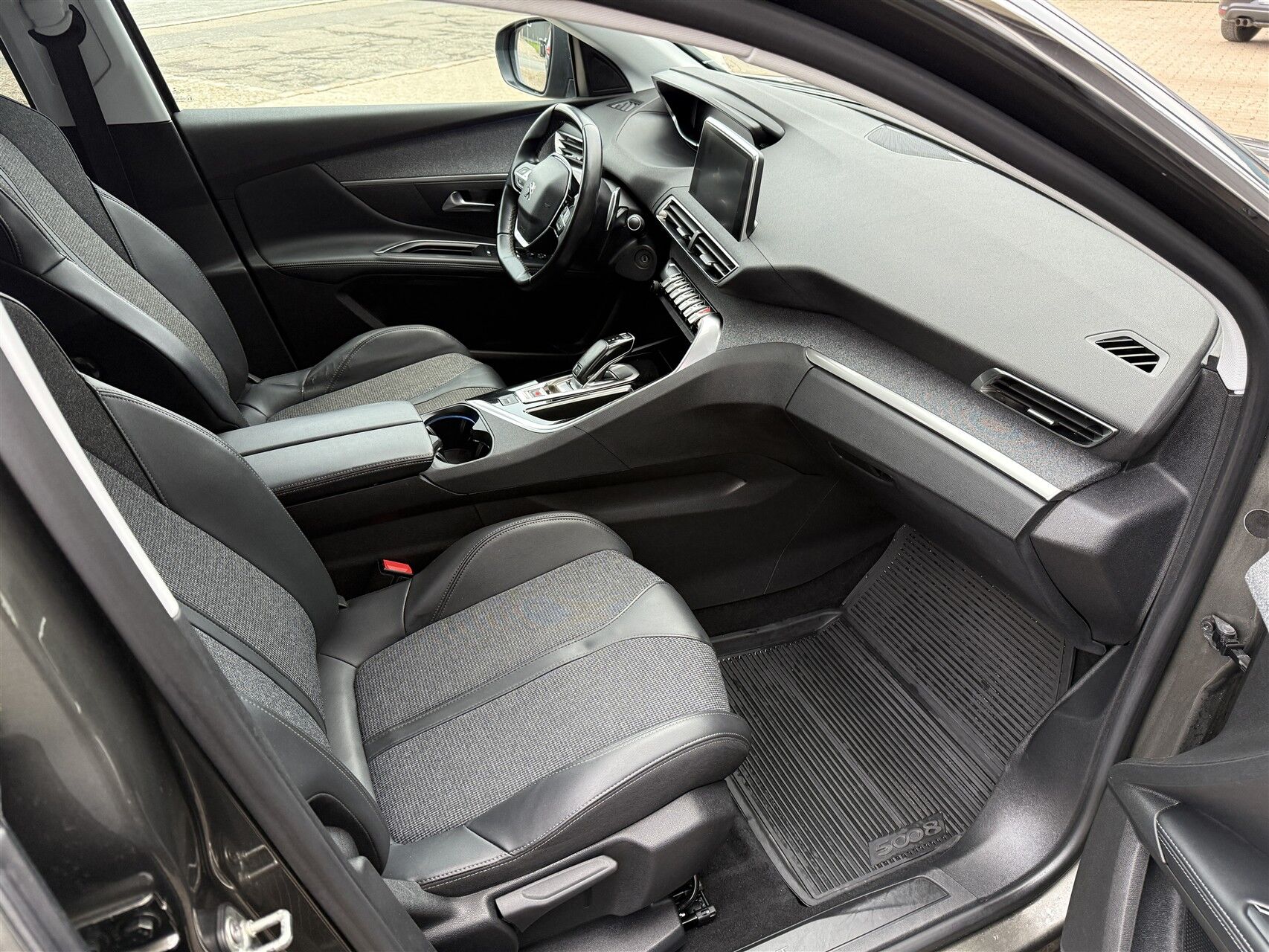 Billede af Peugeot 5008 1,5 BlueHDi Allure EAT8 130HK 5d 8g Aut.