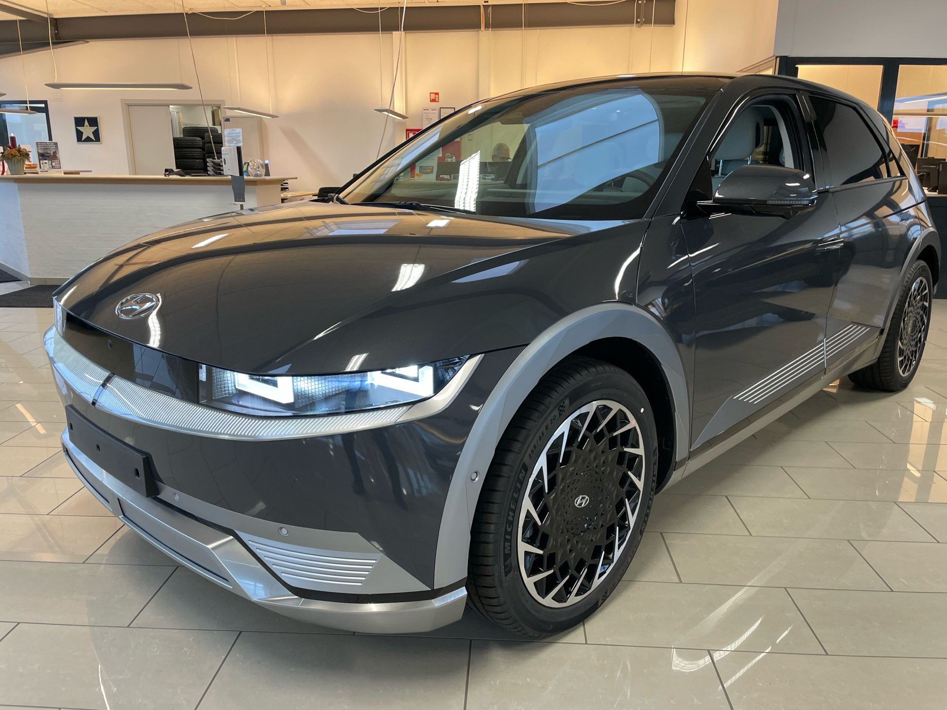 Billede af Hyundai Ioniq 5 Electric 77,4 kWh Ultimate 4WD 325HK 5d Aut.