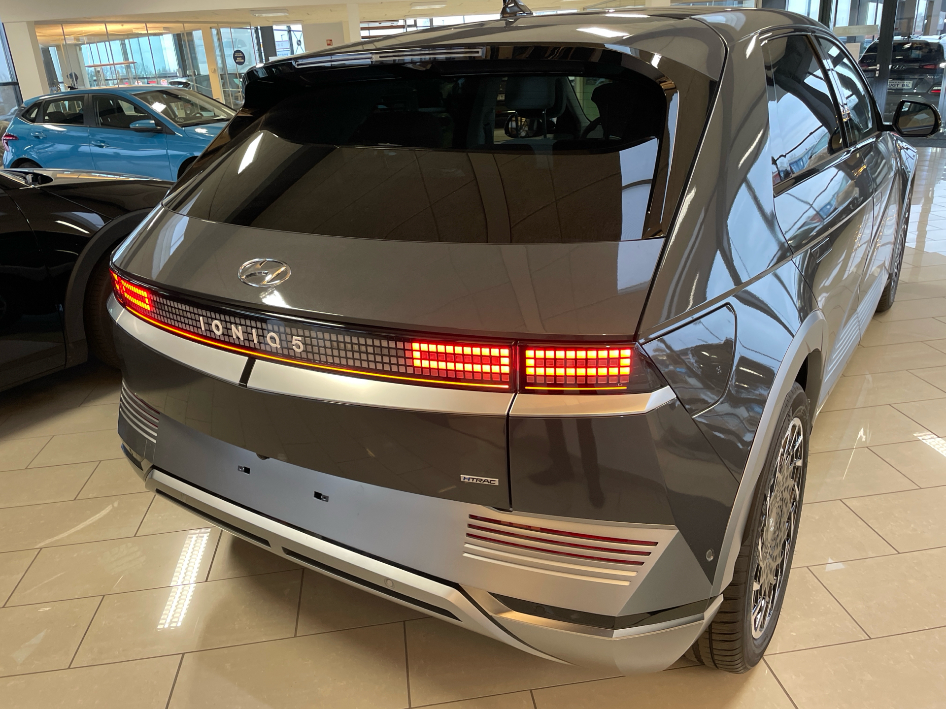 Billede af Hyundai Ioniq 5 Electric 77,4 kWh Ultimate 4WD 325HK 5d Aut.