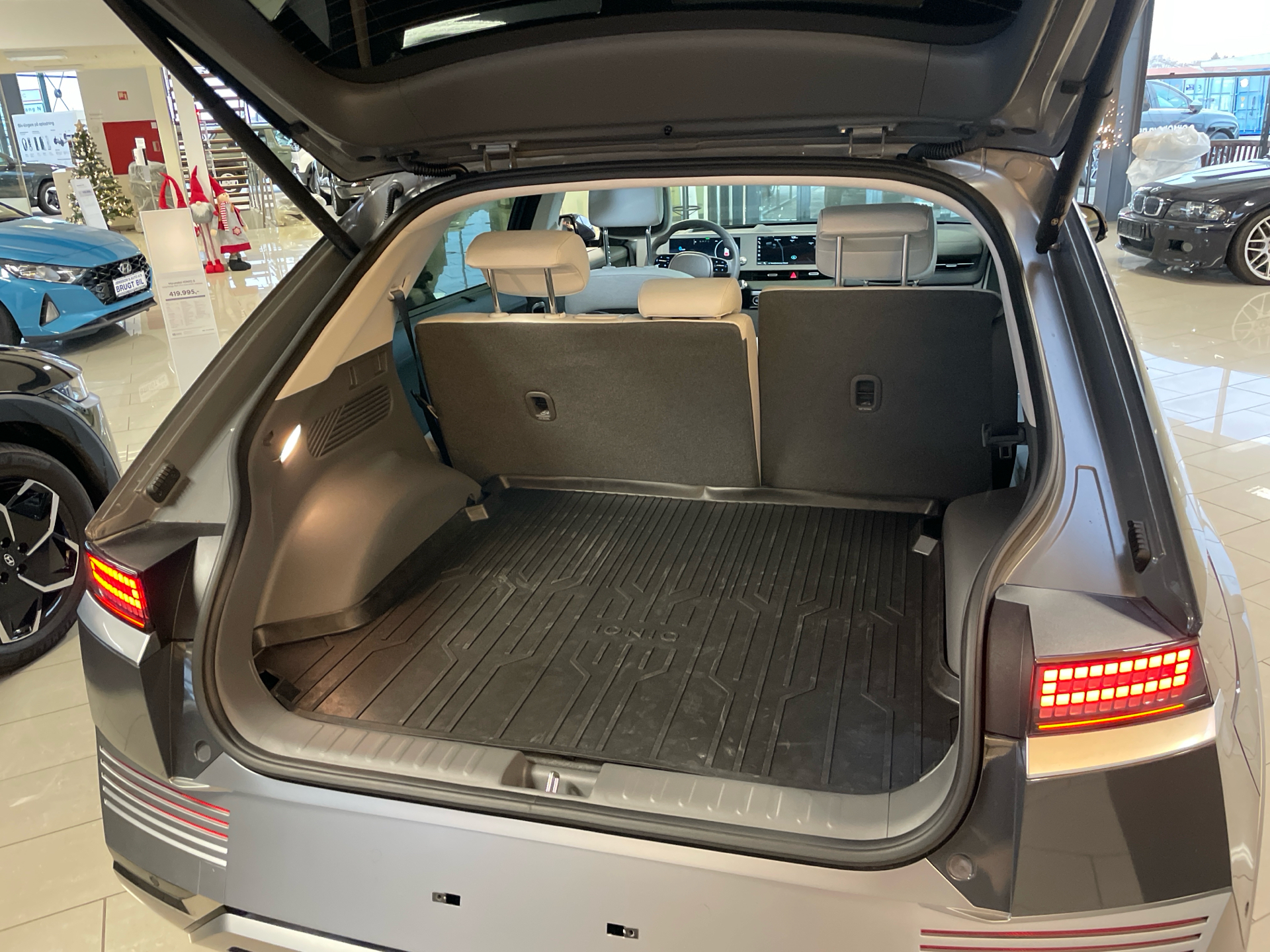 Billede af Hyundai Ioniq 5 Electric 77,4 kWh Ultimate 4WD 325HK 5d Aut.