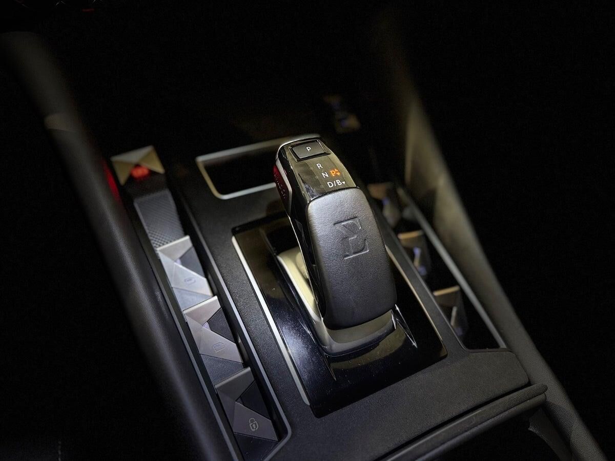 Billede af DS DS9 1,6 E-Tense  Plugin-hybrid performance Line+ EAT8 225HK 8g Aut.